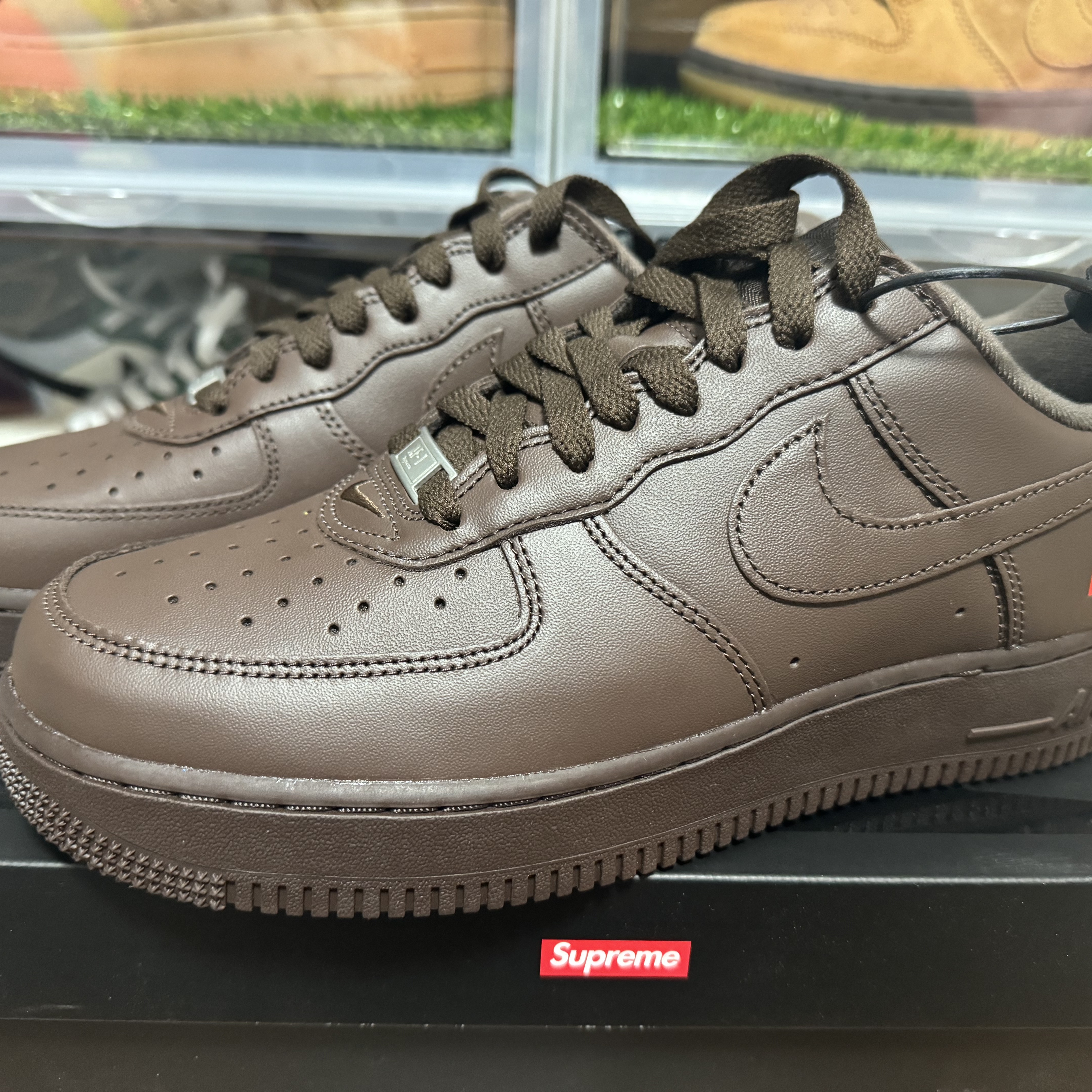 Nike x Supreme Air Force 1 Low Baroque Brown 착용 스타일