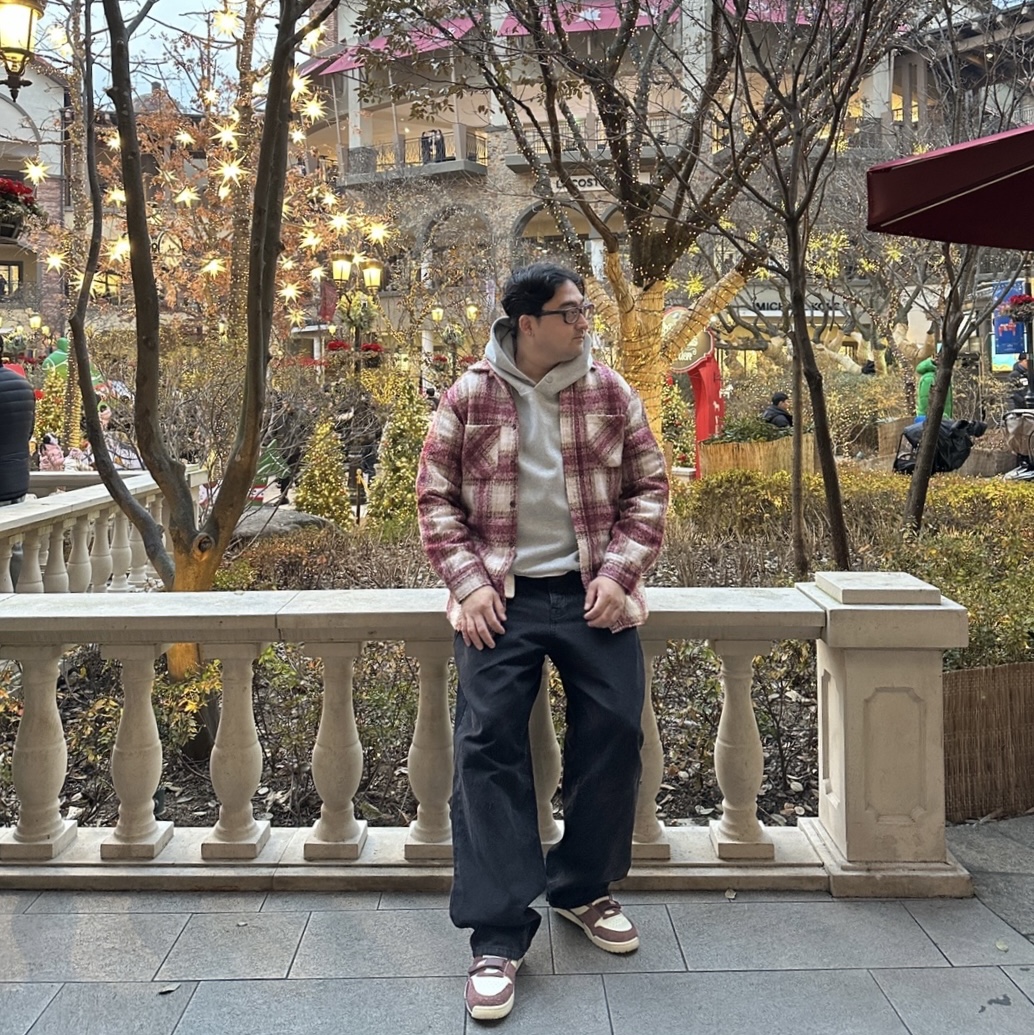 Punch Drunk Parties Circle Logo Oversized Hoodie Gray, Stussy Washed Canvas Big OL' Jean Black 착용 스타일 - 2