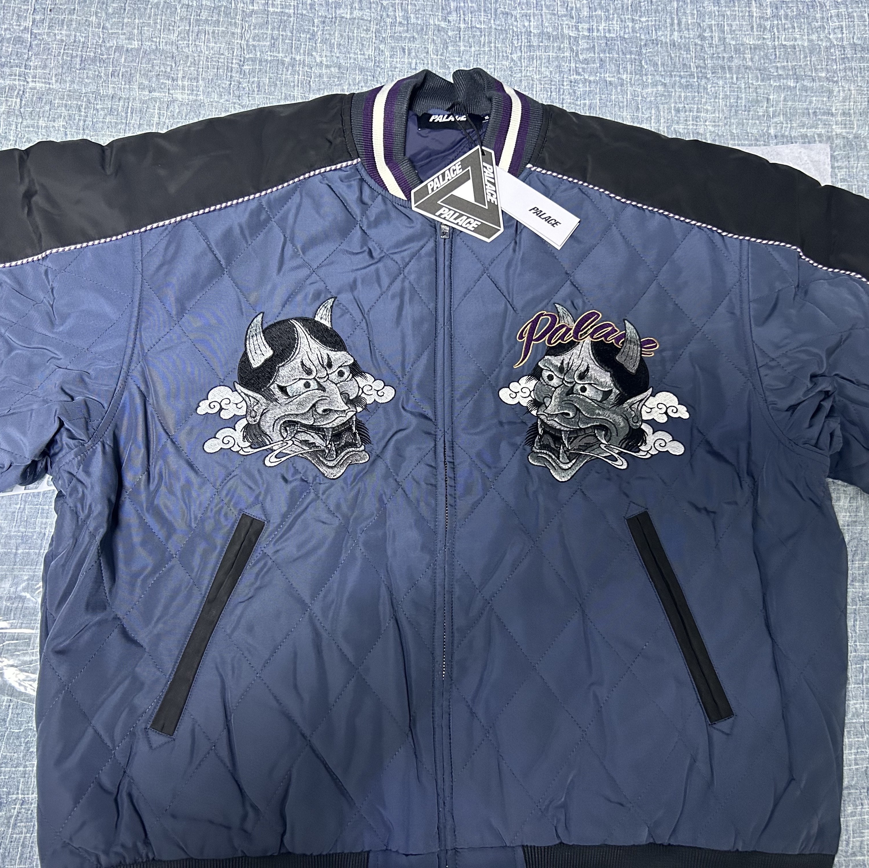 Palace Festival Bomber Jacket Black - 23FW, Palace Enter The Dragon Jacket Black - 20FW 착용 스타일 - 3