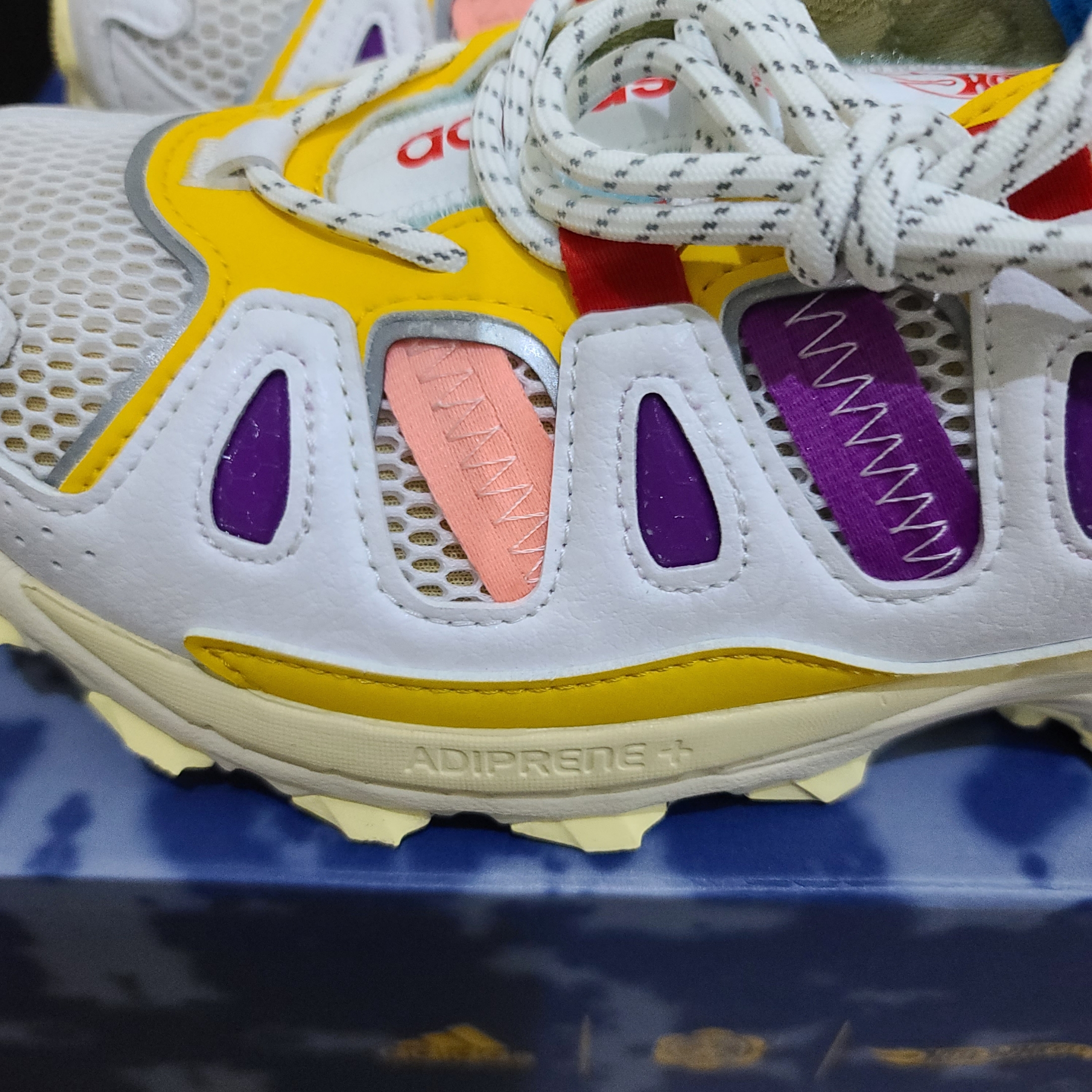 Adidas x Sean Wotherspoon x Hot Wheels Superturf Adventure White Bold Gold 착용 스타일 - 8