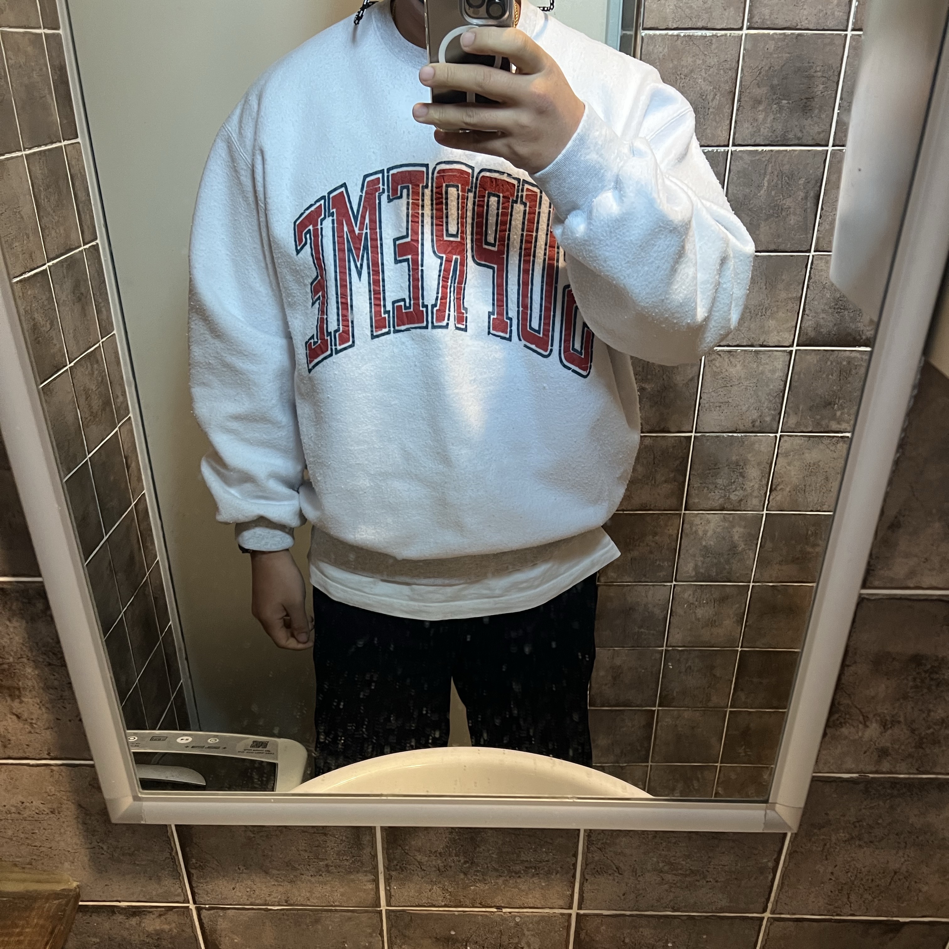 Supreme Inside Out Crewneck Ash Grey - 23FW 착용 스타일 - 2