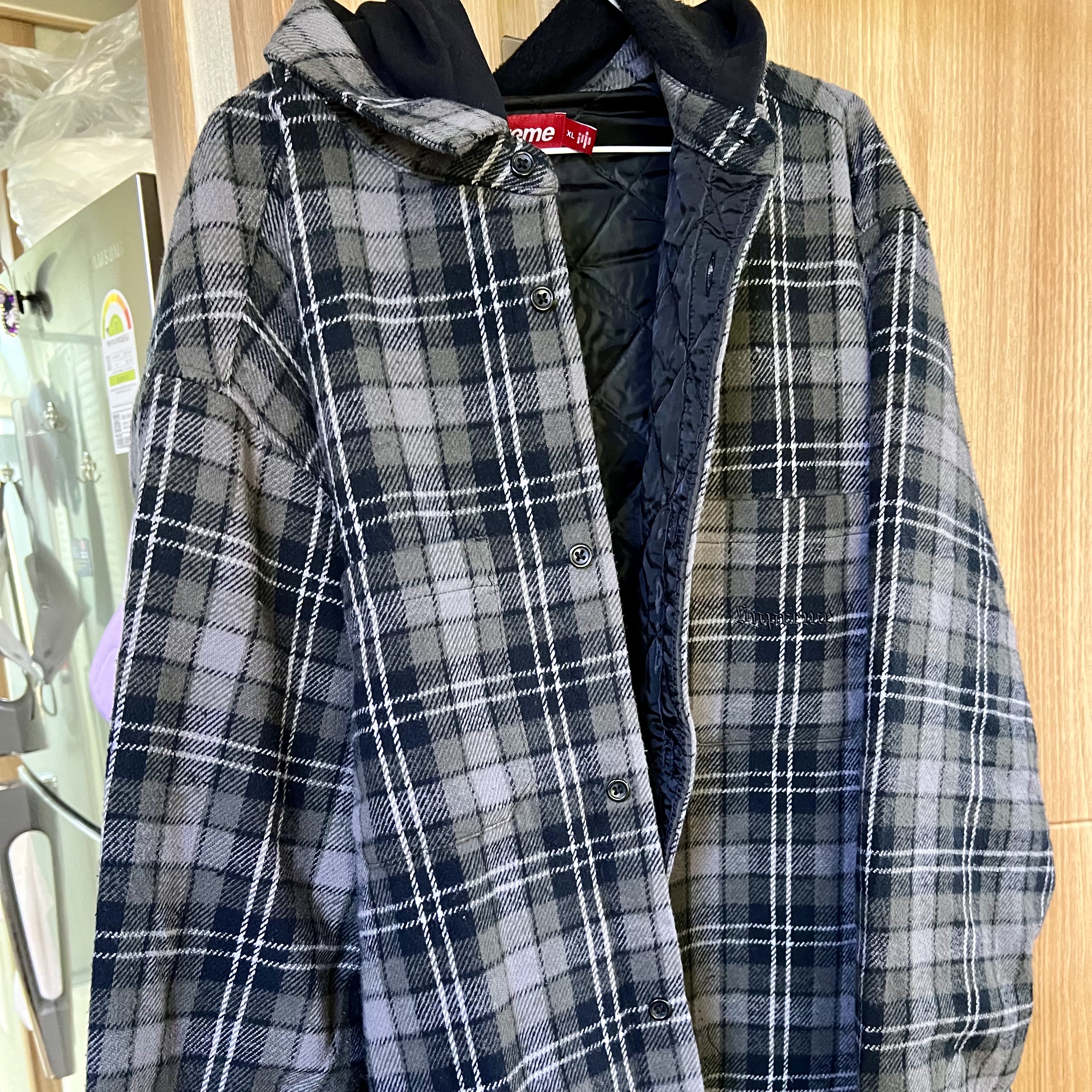 Nike SB Dunk Low Pro Wheat 2023, Supreme Tartan Flannel Hooded Shirt Black - 23FW 착용 스타일 - 3