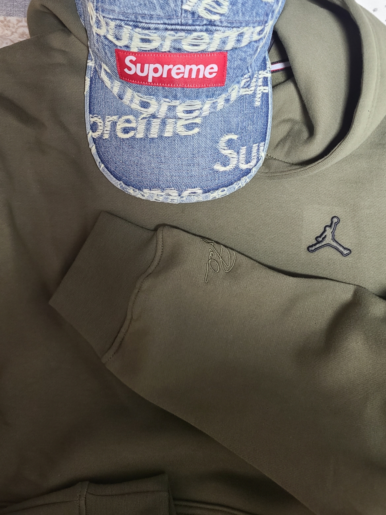 Supreme Frayed Logos Denim Camp Cap Blue - 21SS, Nike Heritage 86 Futura Washed Cap University Red 착용 스타일 - 1
