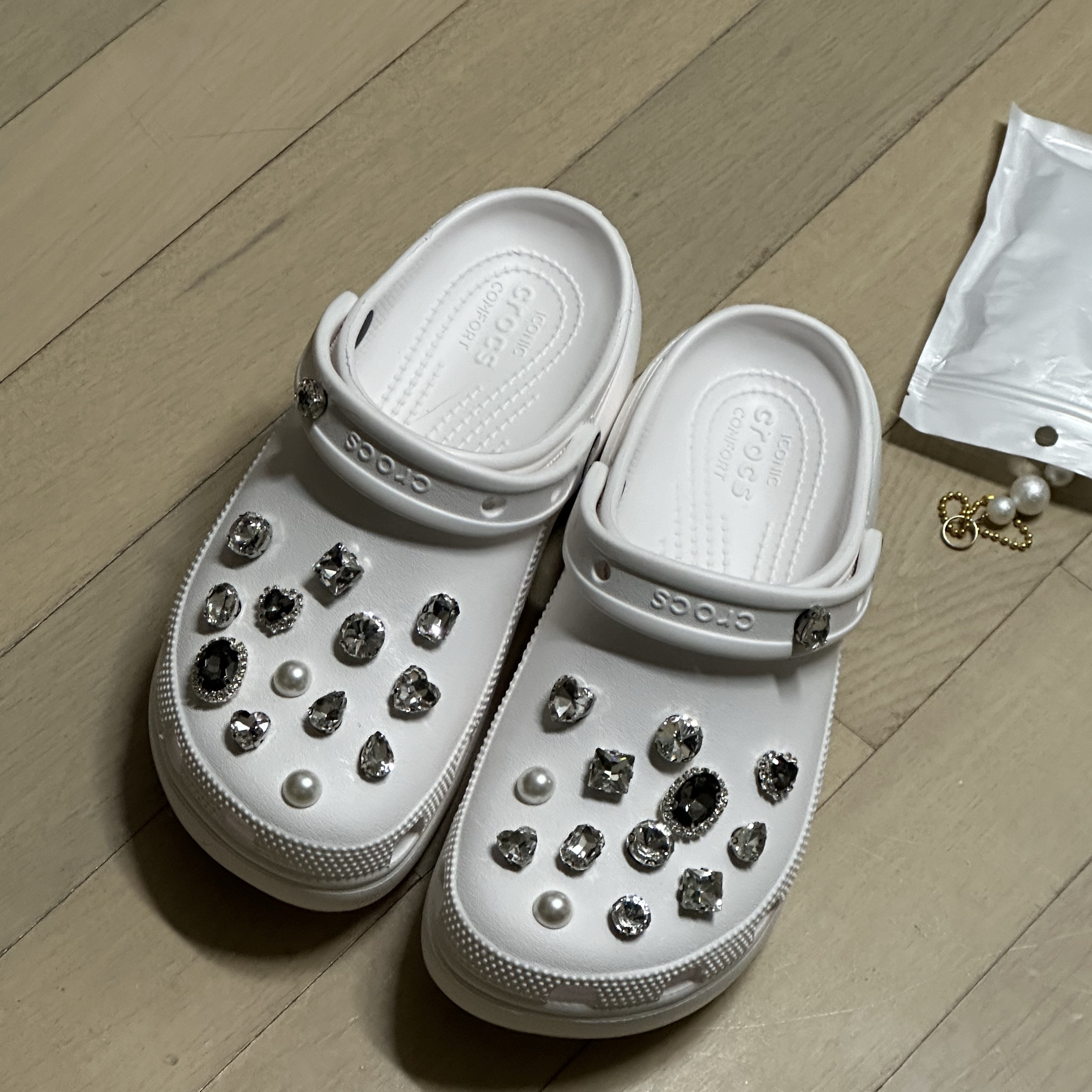 (W) Crocs Classic Platform Clog White 착용 스타일