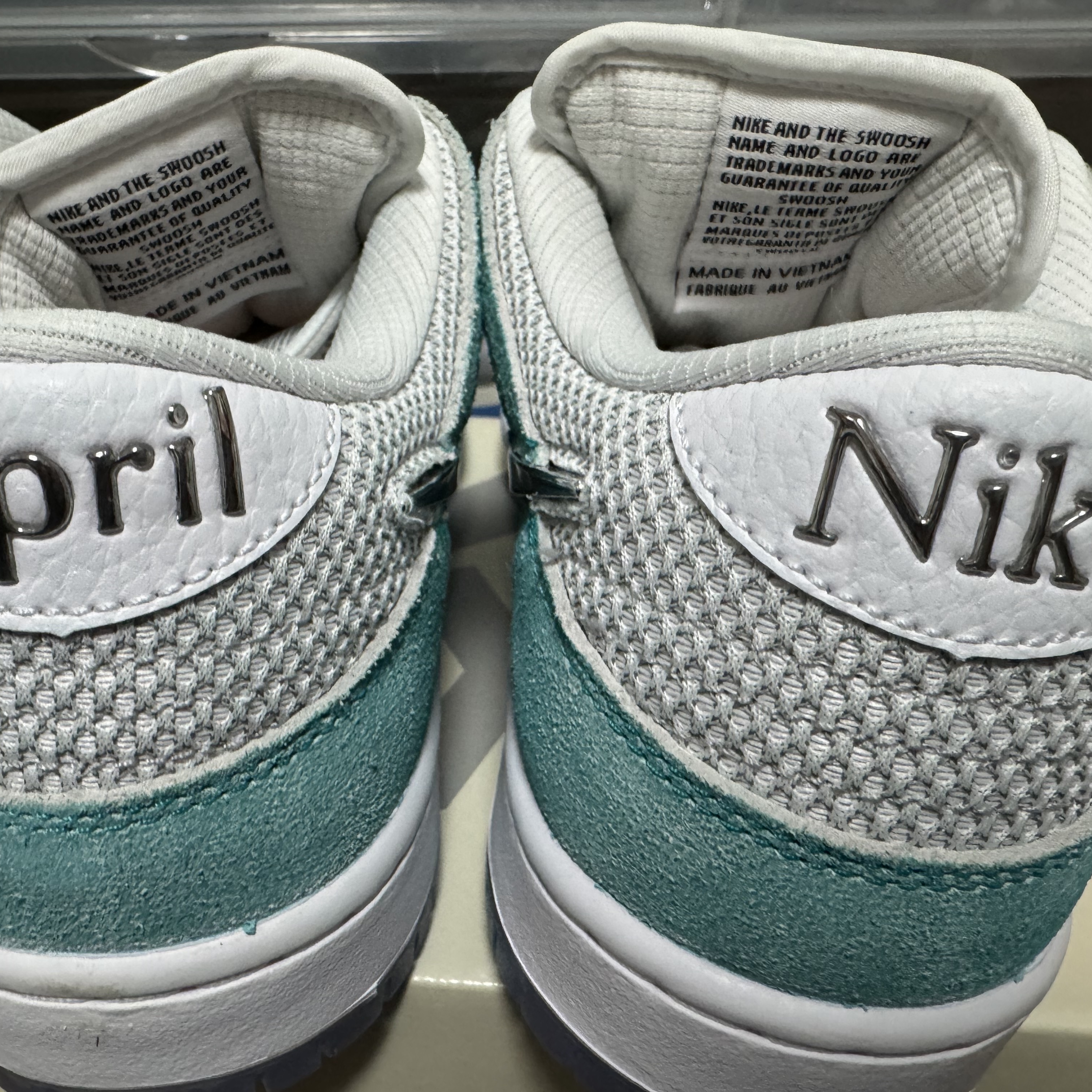 Nike x April Skateboards SB Dunk Low Pro QS Racer Blue Metallic Silver 착용 스타일 - 2