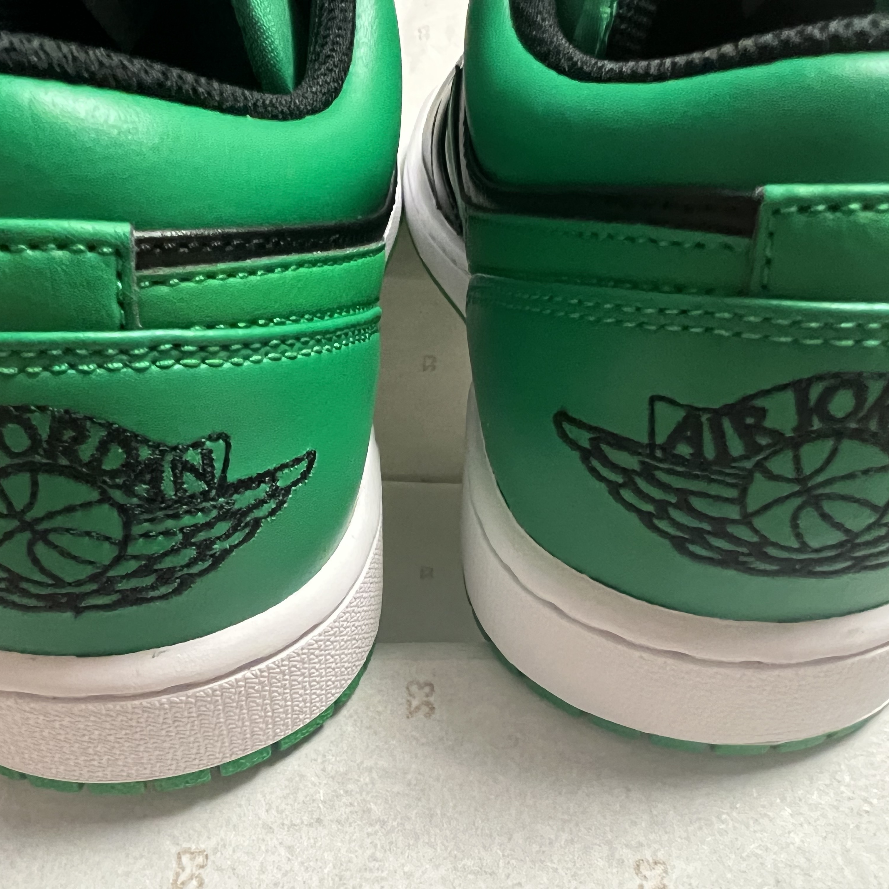 Jordan 1 Low Lucky Green 착용 스타일 - 4