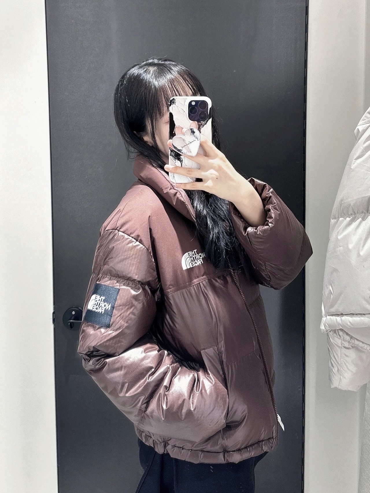 (W) The North Face White Label Novelty Nuptse Down Jacket Cocoa Brown 착용 스타일 - 2