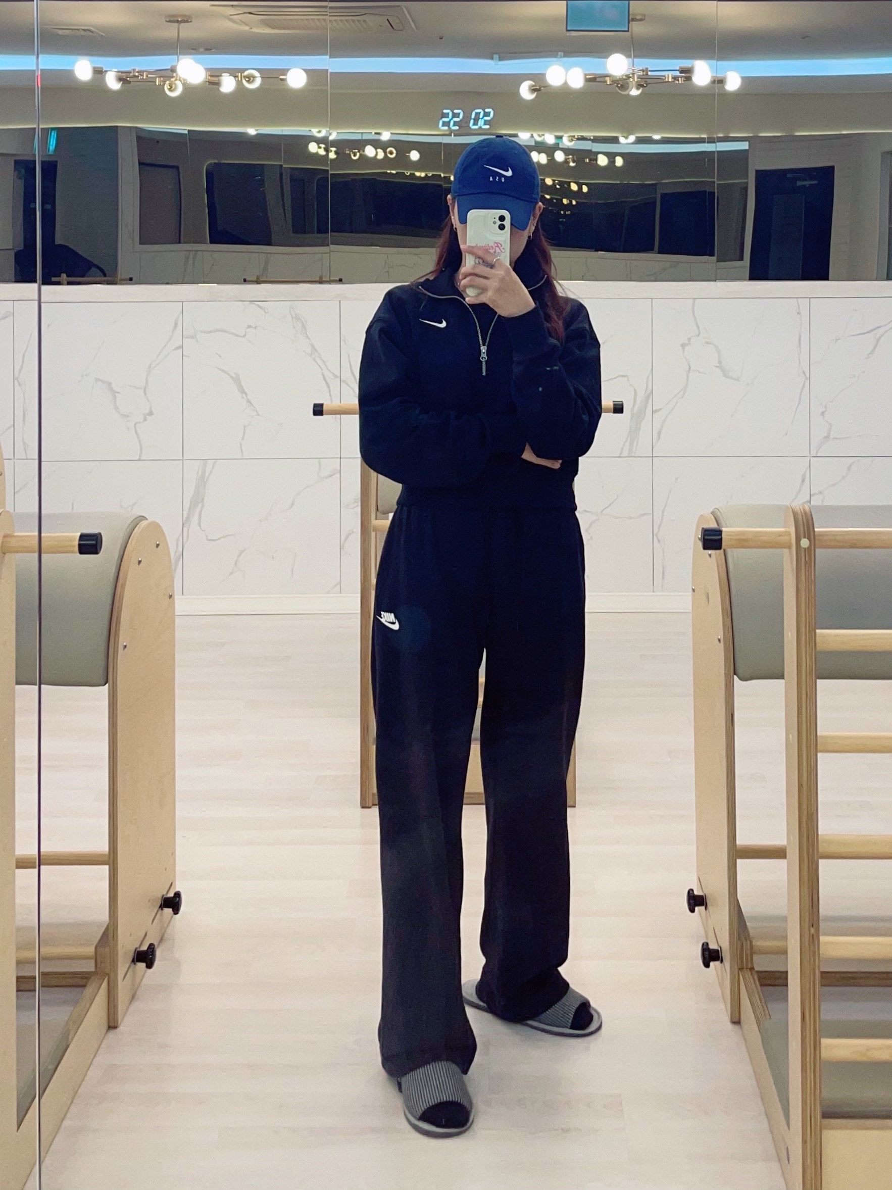 (W) The North Face Nuptse Short Jacket Folk Blue, (W) Nike Club Fleece Pants Black - US/EU 착용 스타일 - 4