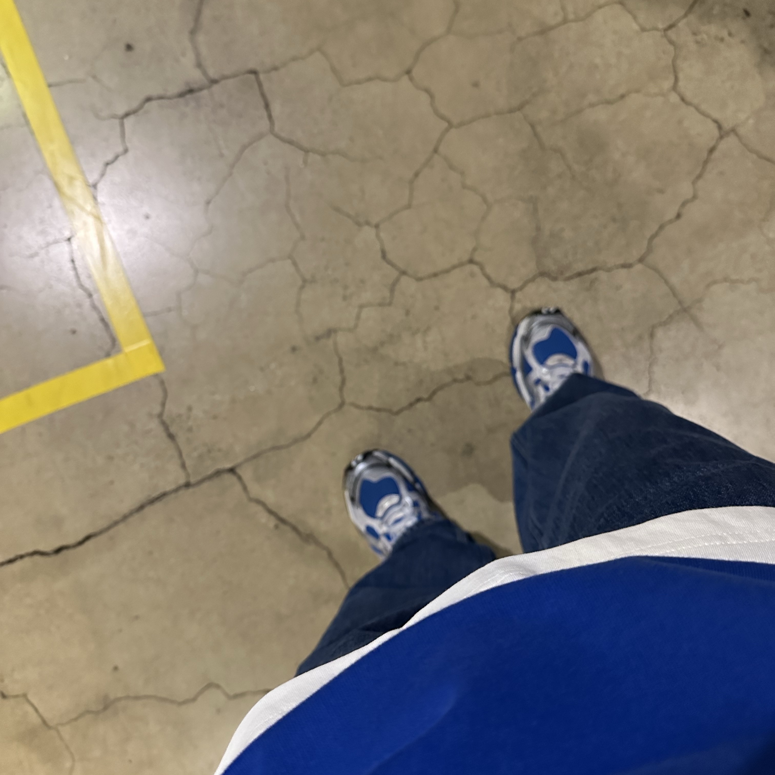 Balenciaga Runner Sneakers Blue White, Souvenir Official Eunify Classic Hoodie Blue 2022 착용 스타일 - 1