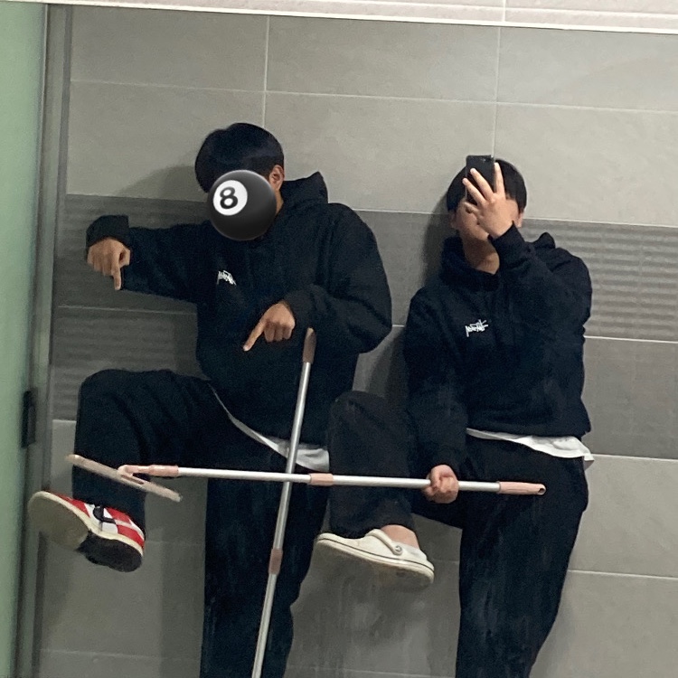 Stussy Basic Stussy Hoodie Black 2023, Stussy Basic Stussy Pigment Dyed Hoodie Black 착용 스타일 - 2