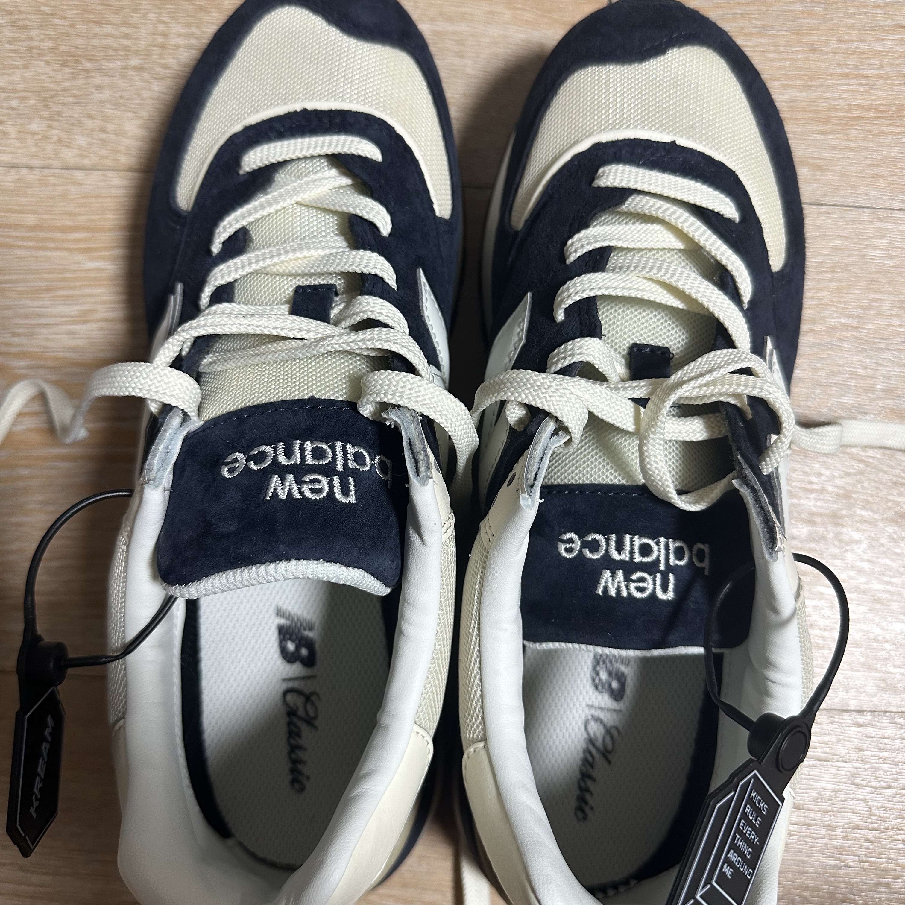 New Balance 574 Legacy Navy Blue 착용 스타일