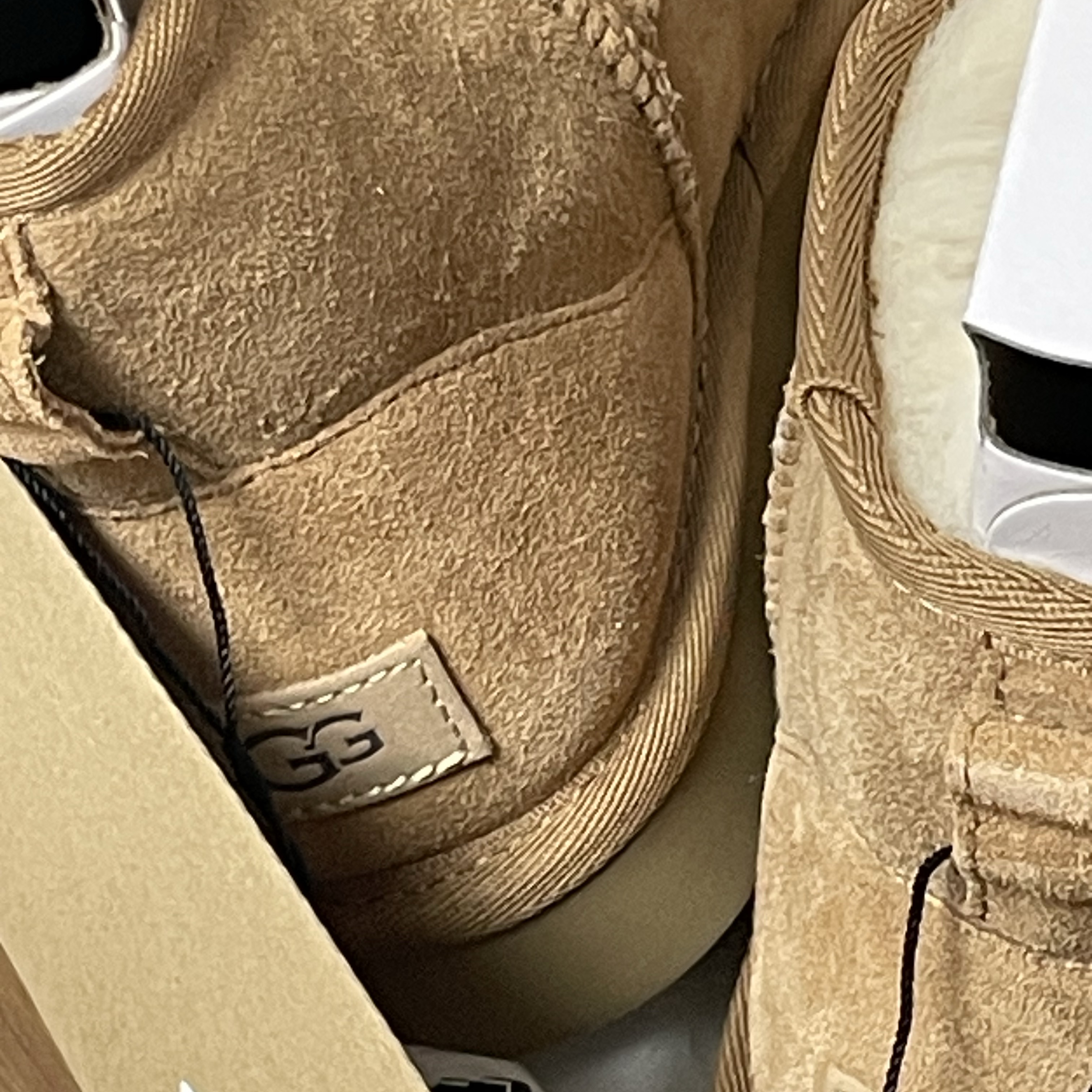 (W) UGG Classic Mini II Boots Chestnut 착용 스타일 - 2