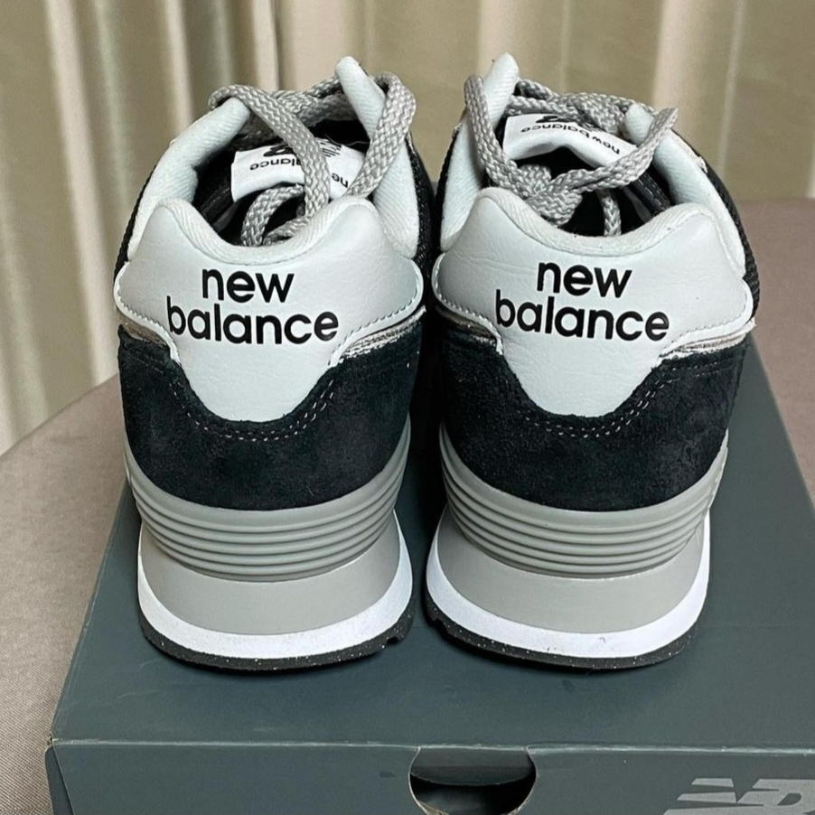 New Balance 574 Black - D Standard 착용 스타일
