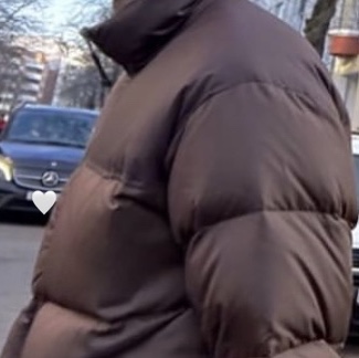 The North Face 1996 Retro Nuptse Jacket Dark Oak 착용 스타일