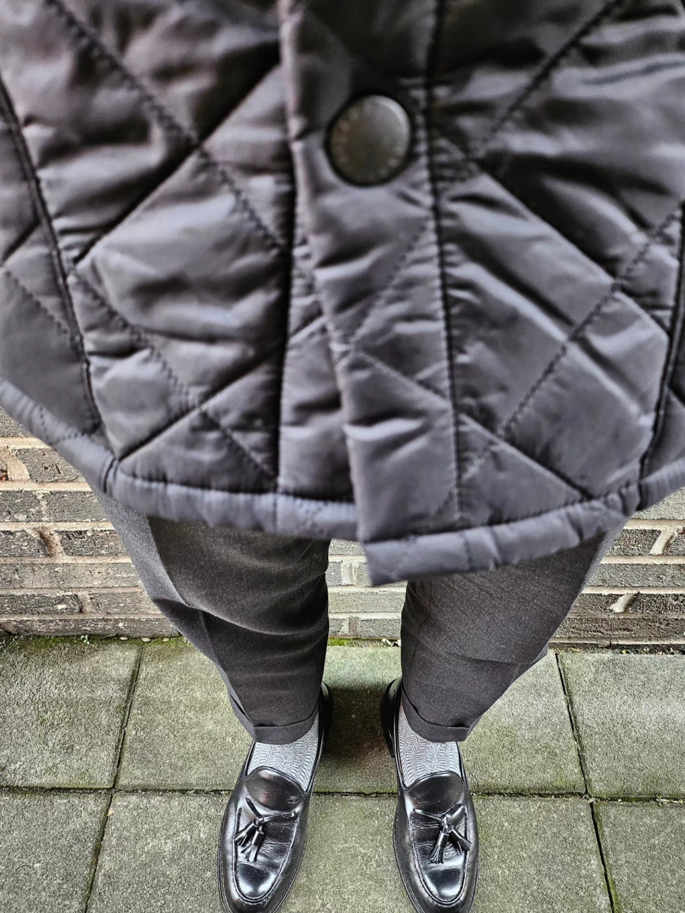 Barbour Heritage Liddesdale Quilted Jacket Black, Thom Browne Fine Merino Wool Stitch 4-Bar Classic Crewneck Pullover Knit Medium Grey 착용 스타일 - 3