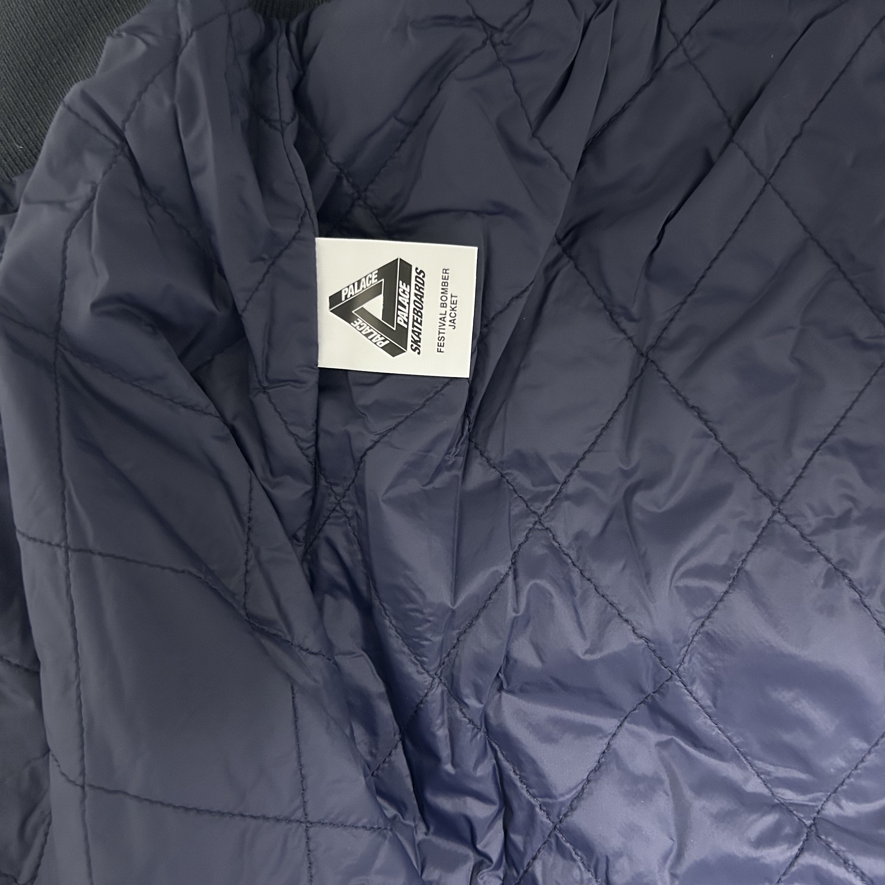 Palace Festival Bomber Jacket Black - 23FW, Palace Enter The Dragon Jacket Black - 20FW 착용 스타일 - 5