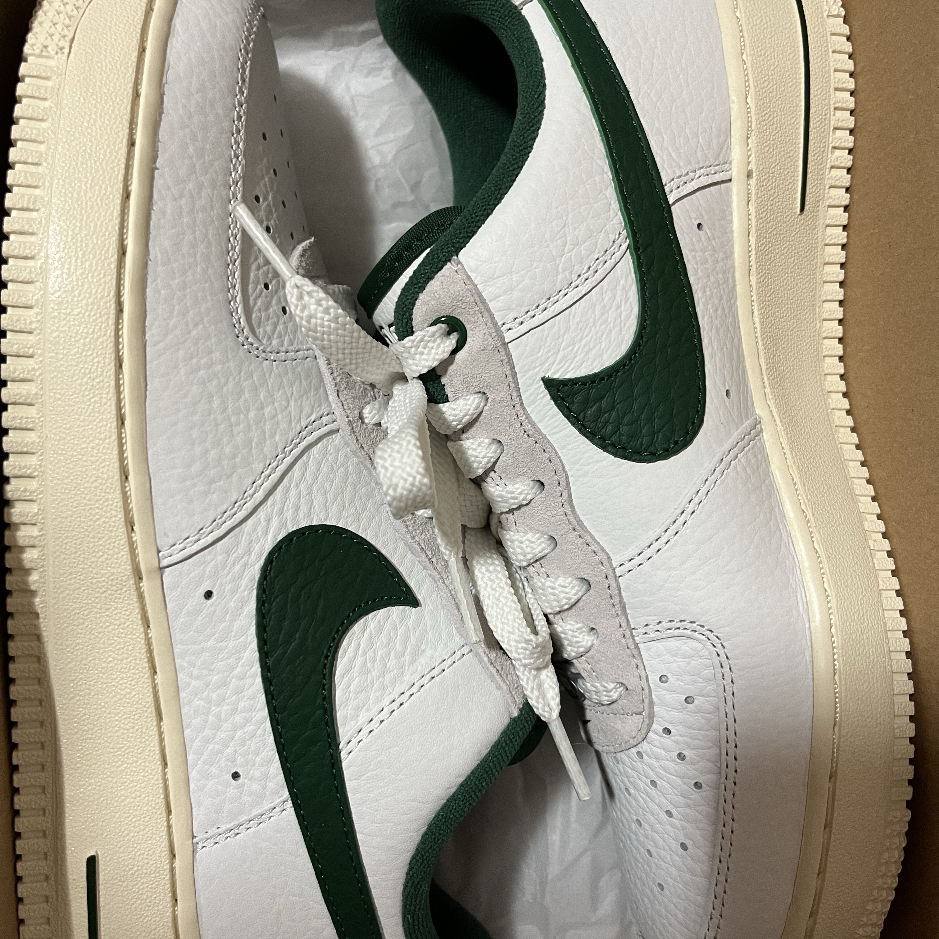 (W) Nike Air Force 1 '07 LX Summit White Gorge Green 착용 스타일 - 2