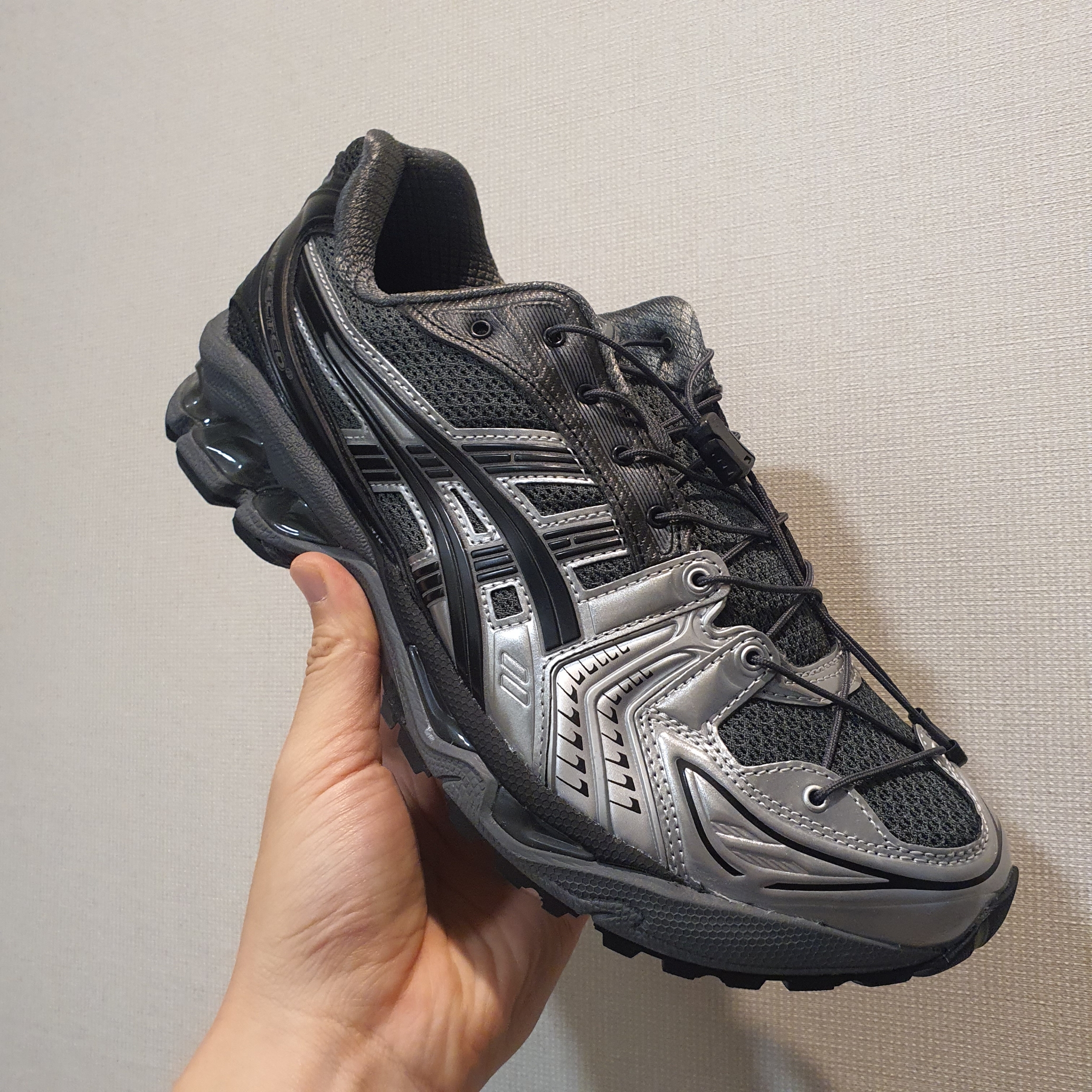Asics x Unaffected Gel-Kayano 14 Silver Moon 착용 스타일