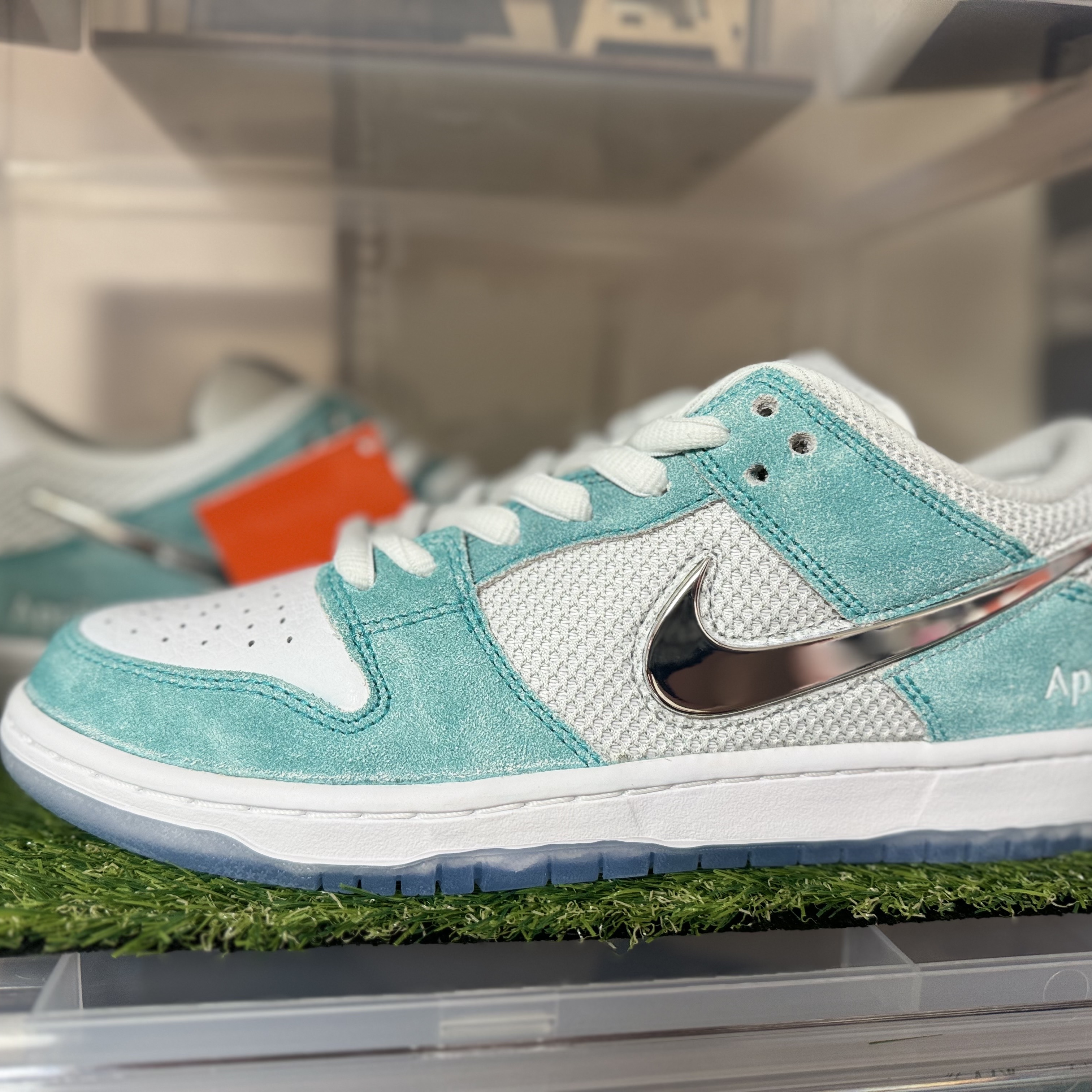 Nike x April Skateboards SB Dunk Low Pro QS Racer Blue Metallic Silver 착용 스타일 - 6