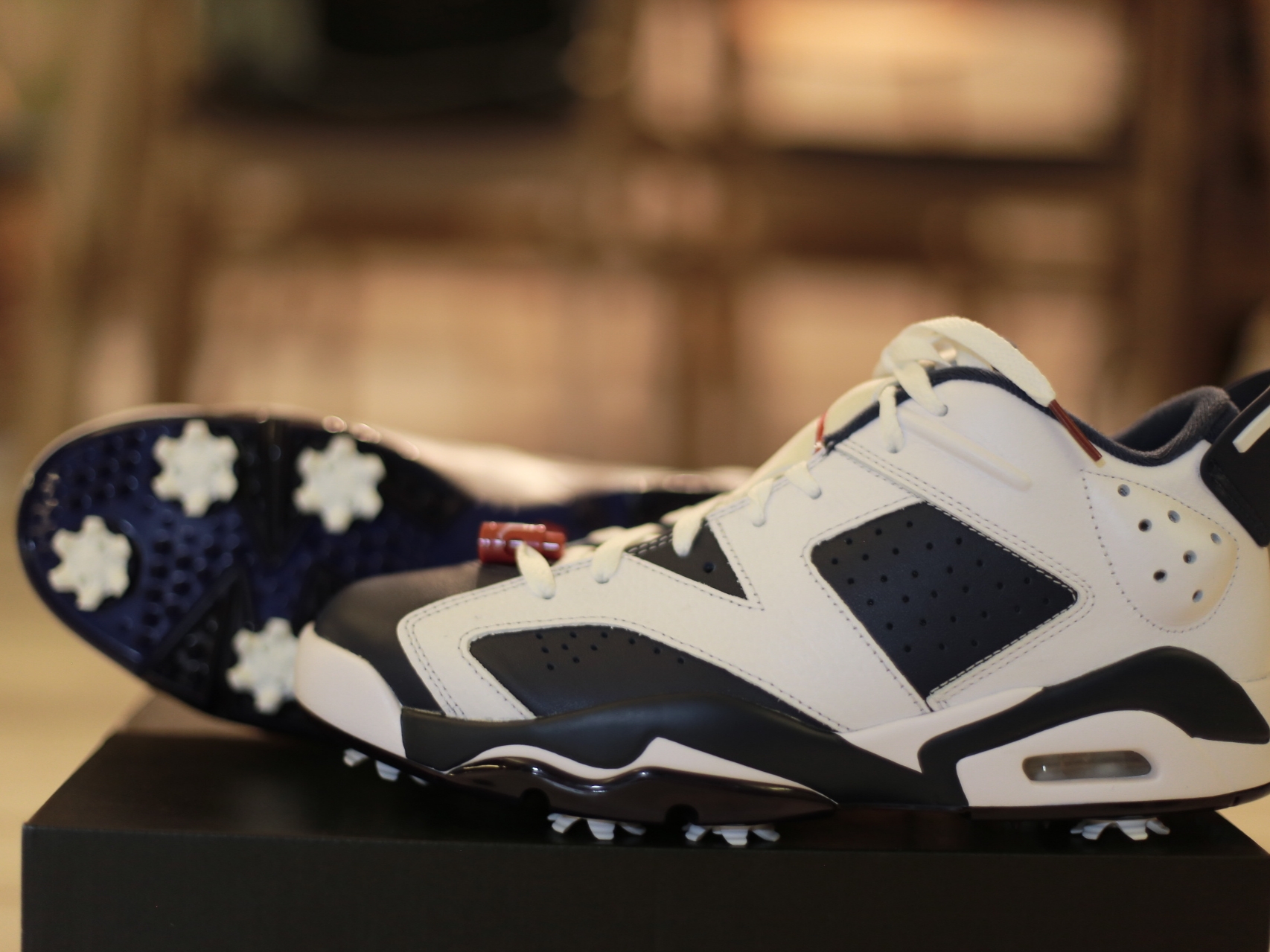 Jordan 6 Retro Low Golf Varsity Red Mignight Navy 착용 스타일 - 4
