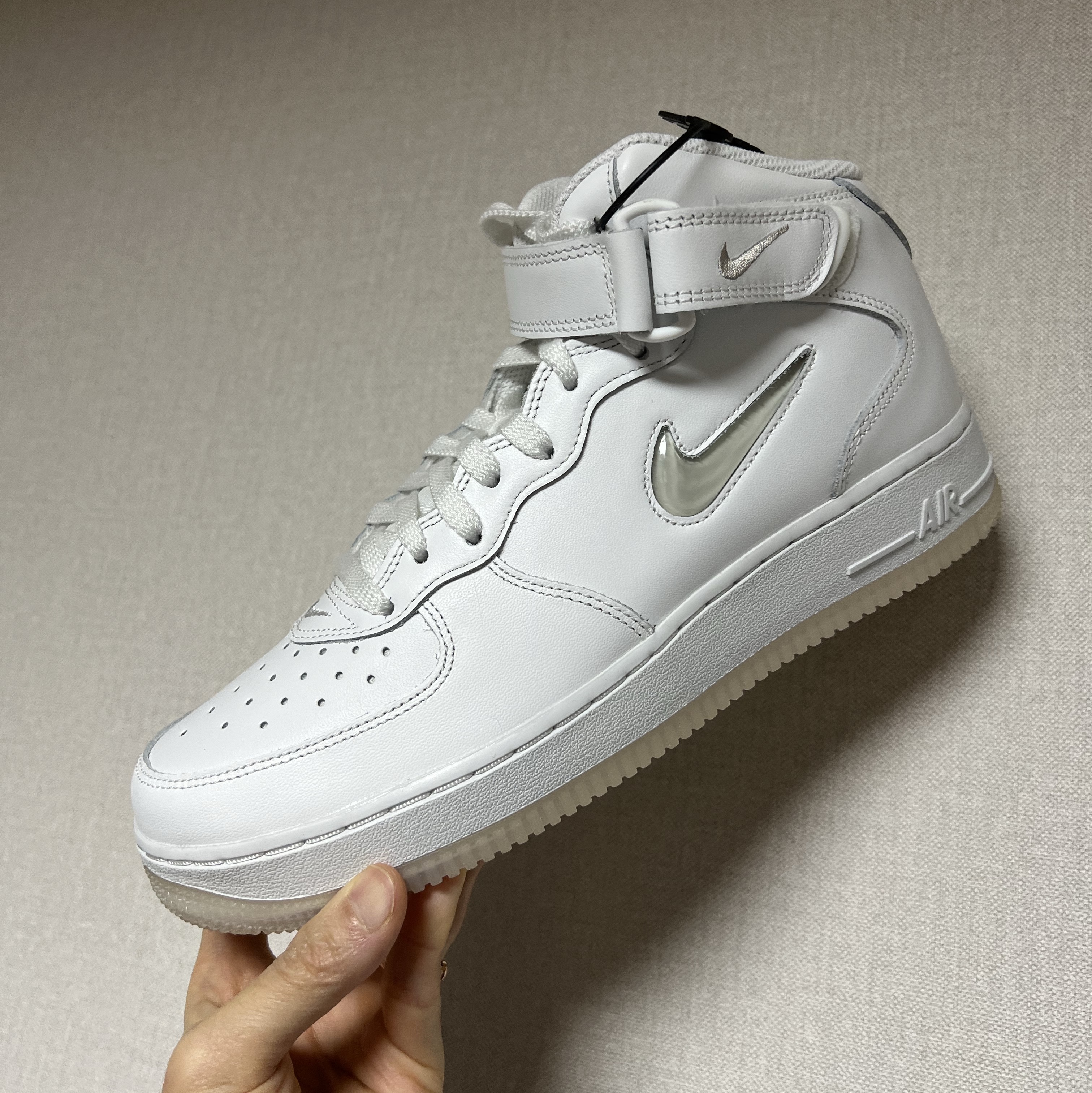 Nike Air Force 1 Mid '07 Color of the Month Summit White 착용 스타일