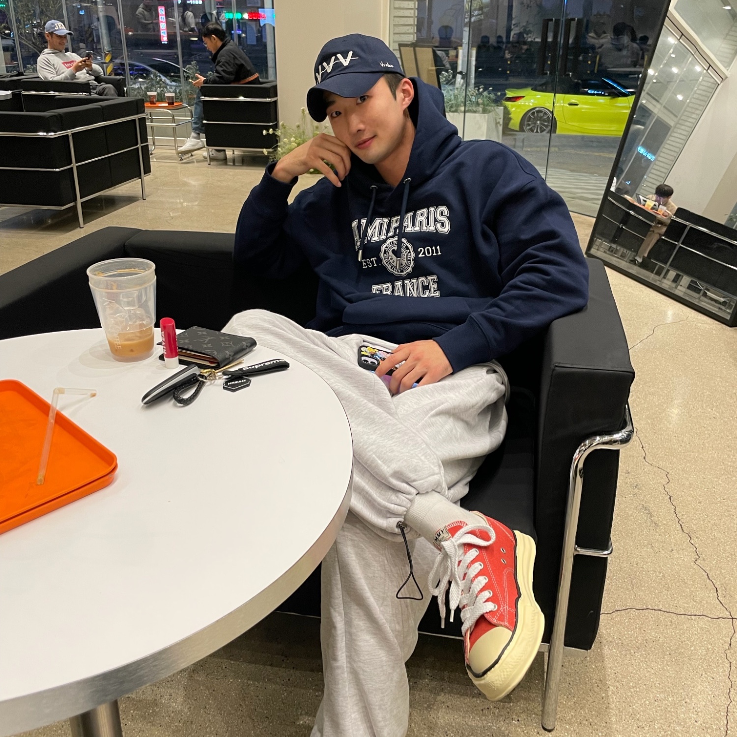 Maison Mihara Yasuhiro Peterson VL OG Sole Canvas Low-top Sneakers Orange, AMI Paris France Hoodie Nautic Blue 착용 스타일 - 1