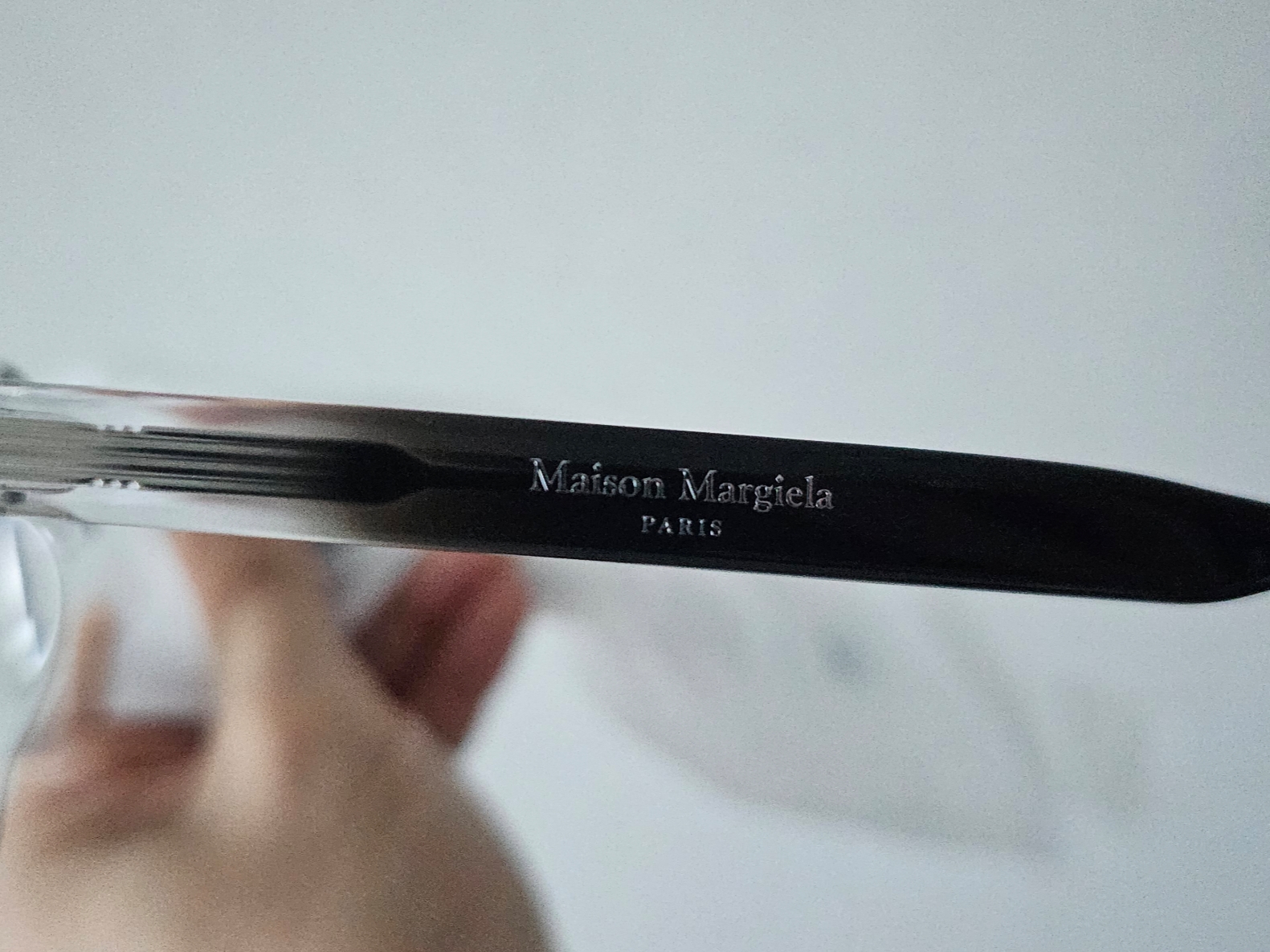 Gentle Monster x Maison Margiela MM011 Clear Black Gradient 착용 스타일