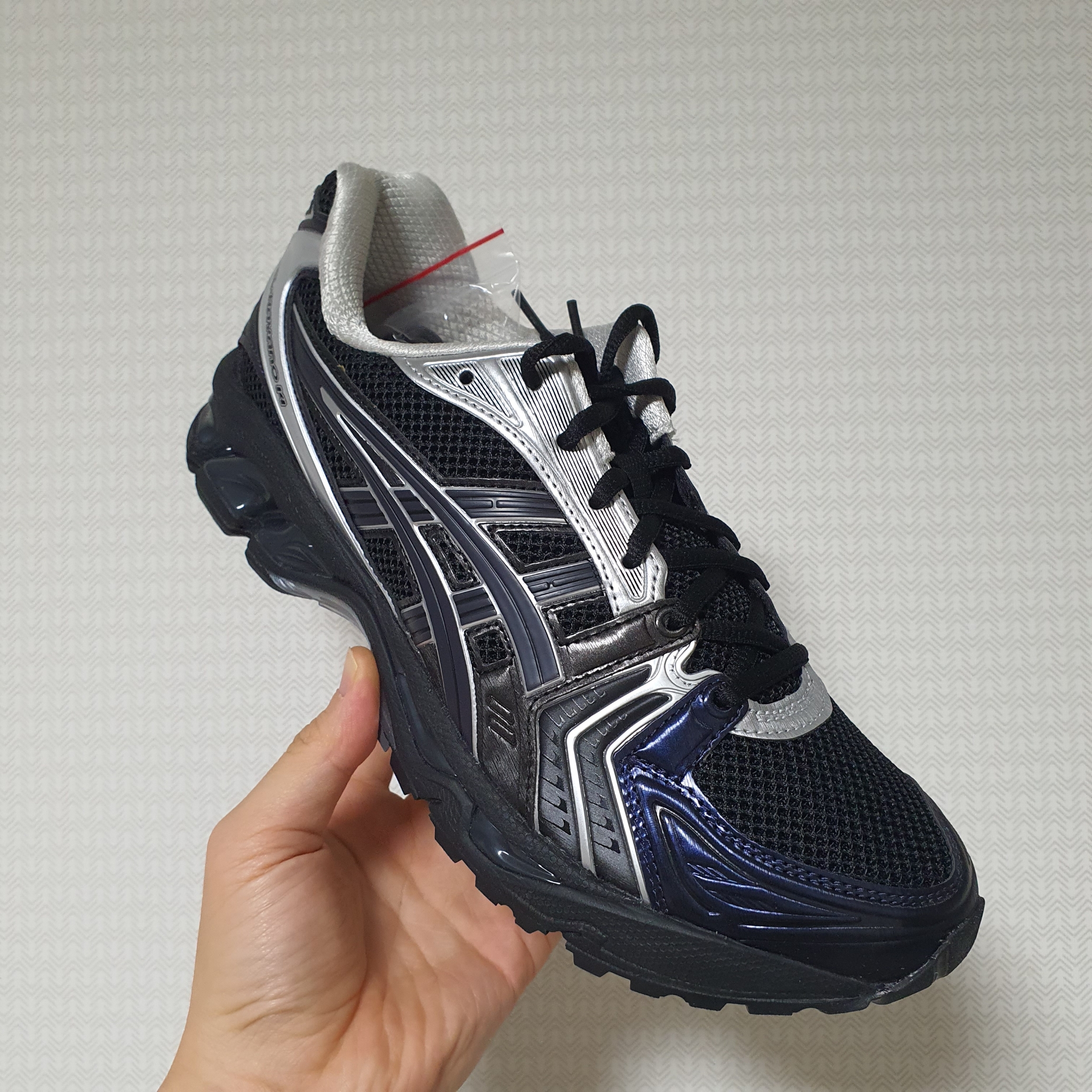 Asics x Atmos x Undermycar Gel-Kayano 14 Black Pure Silver 착용 스타일