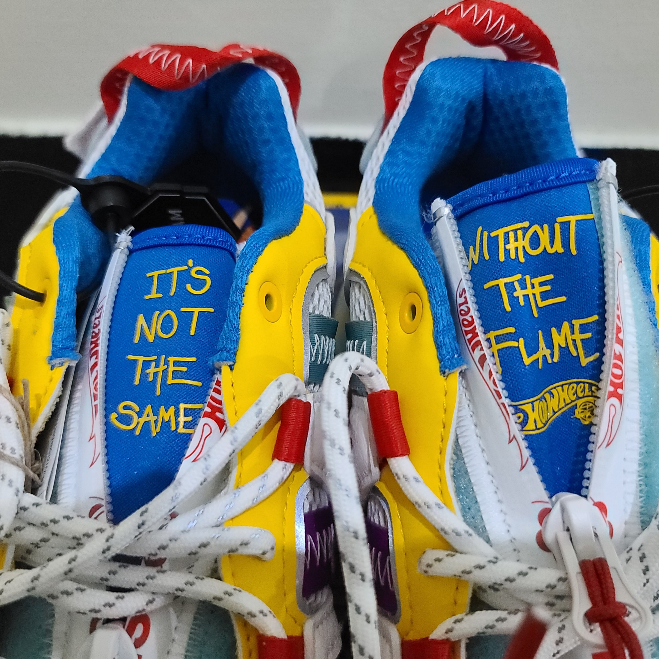 Adidas x Sean Wotherspoon x Hot Wheels Superturf Adventure White Bold Gold 착용 스타일 - 6