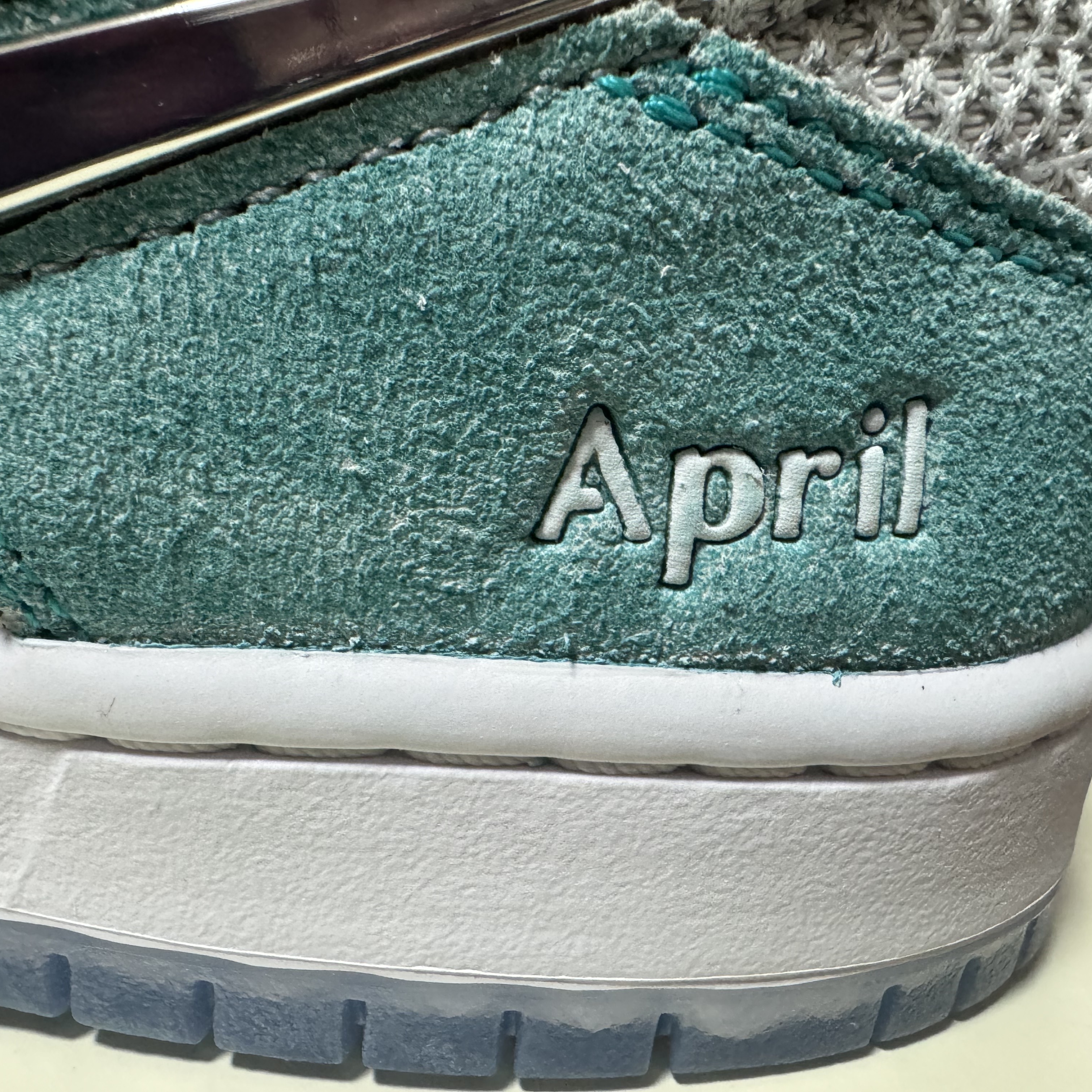 Nike x April Skateboards SB Dunk Low Pro QS Racer Blue Metallic Silver 착용 스타일 - 4