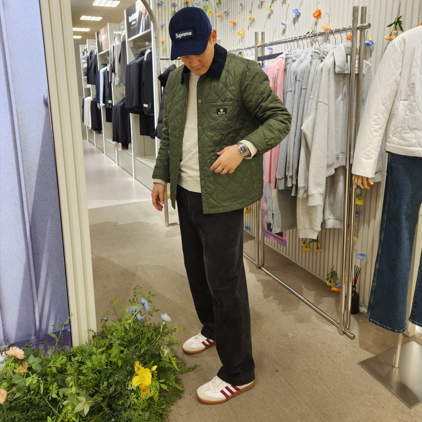 Barbour x Maison Kitsune Kenning Quilted Jacket Classic Green, Supreme Corduroy Camp Cap Navy - 23FW 착용 스타일