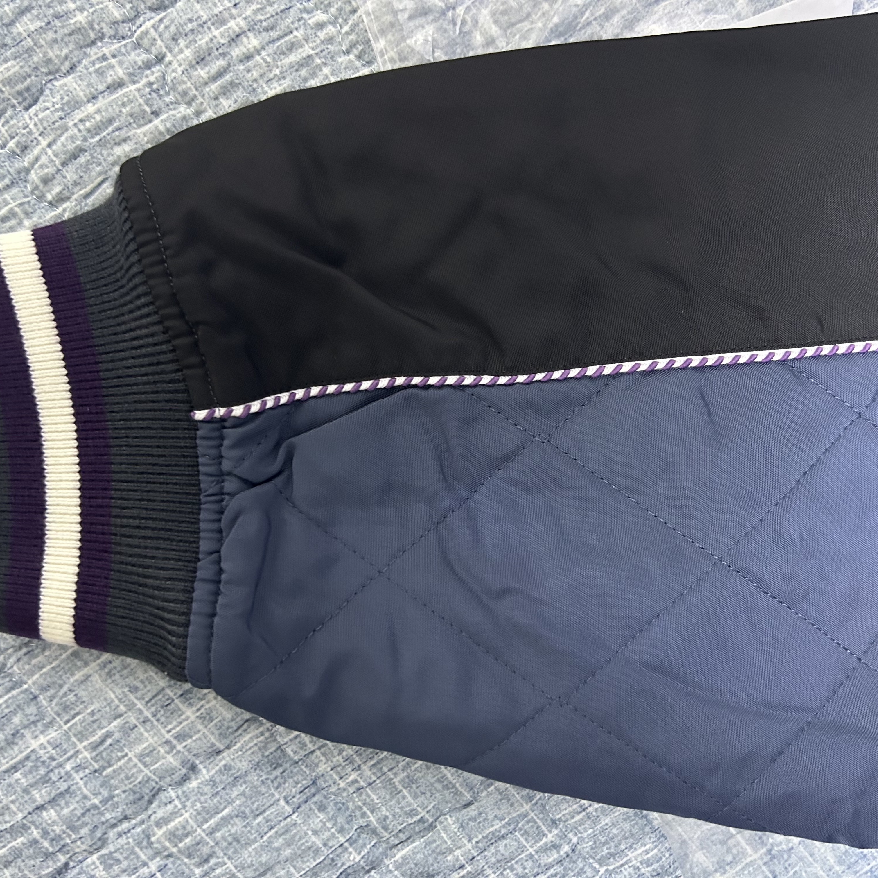 Palace Festival Bomber Jacket Black - 23FW, Palace Enter The Dragon Jacket Black - 20FW 착용 스타일 - 4