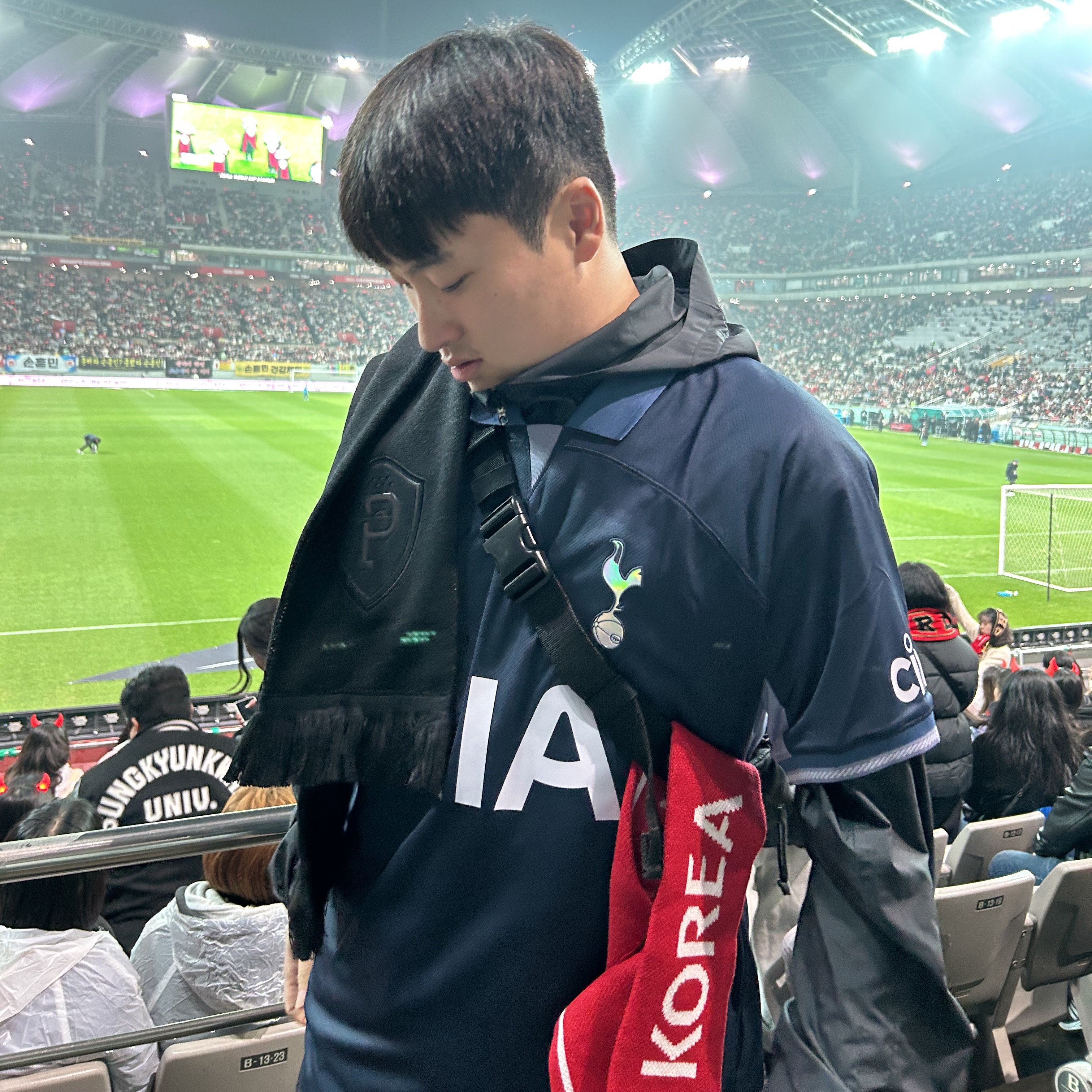 Nike Tottenham Hotspur 2023/24 Dri-Fit Stadium Away Jersey Mystic Navy (Non Marking Ver.) 착용 스타일