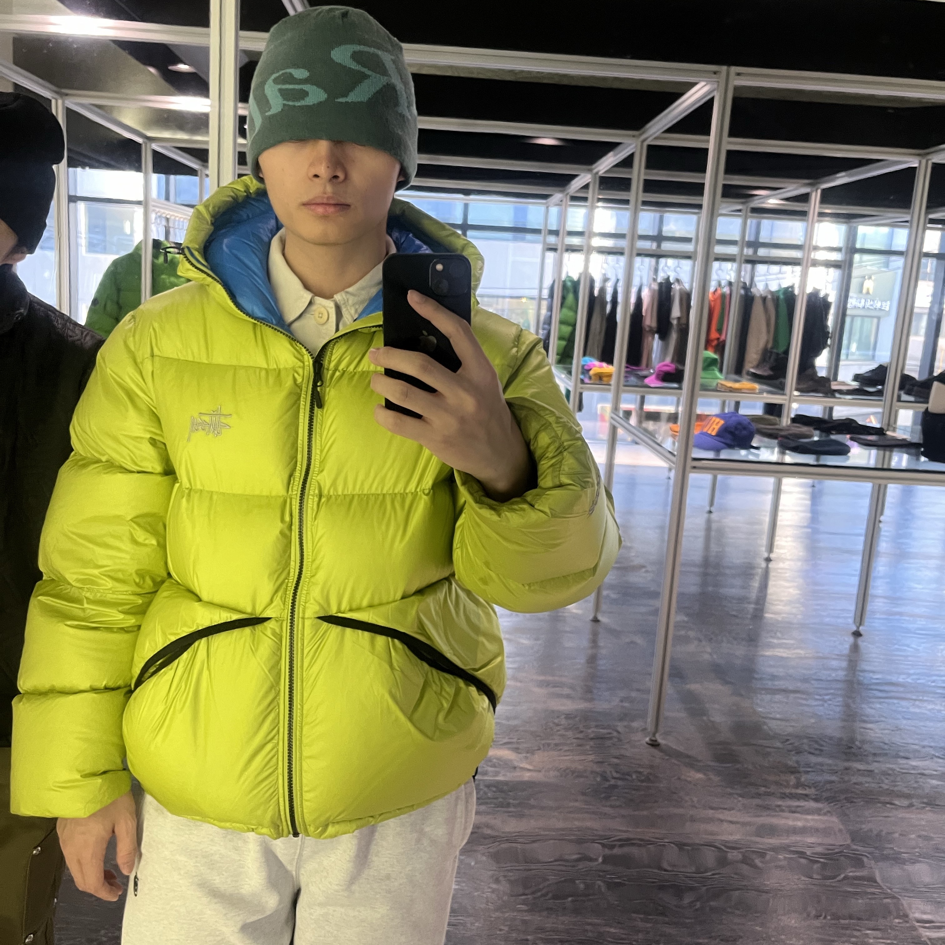 Stussy Down Parka Micro Ripstop Lime 착용 스타일 - 1