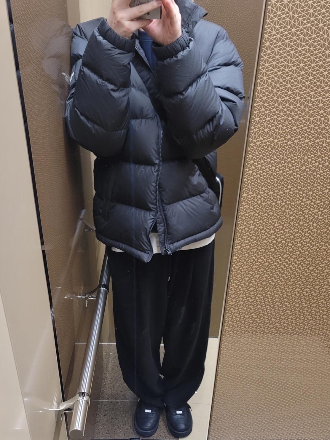 Nike x Ambush Air Force 1 Low SP Black, The North Face 1992 Nuptse Jacket Charcoal 착용 스타일