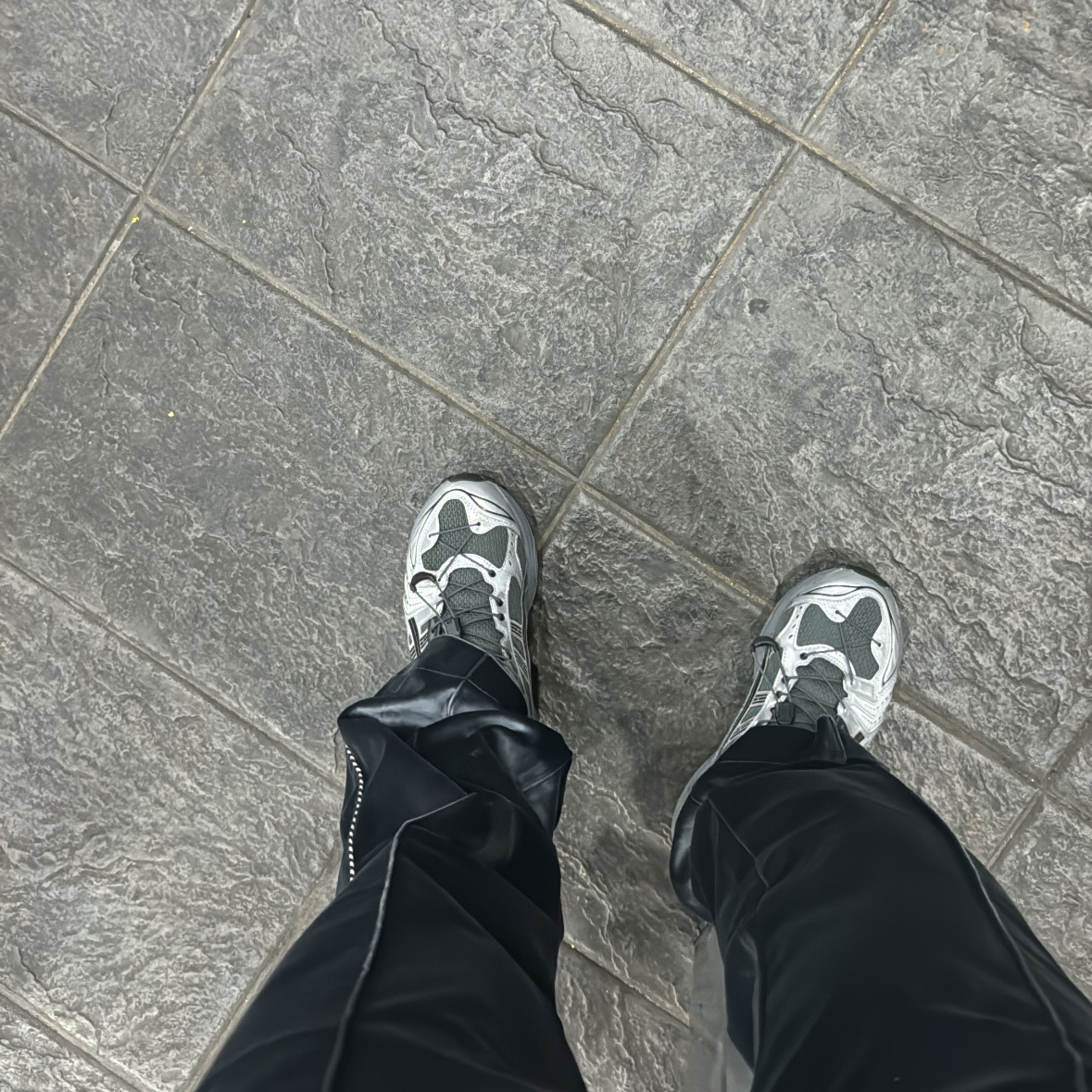 Asics x Unaffected Gel-Kayano 14 Silver Moon 착용 스타일