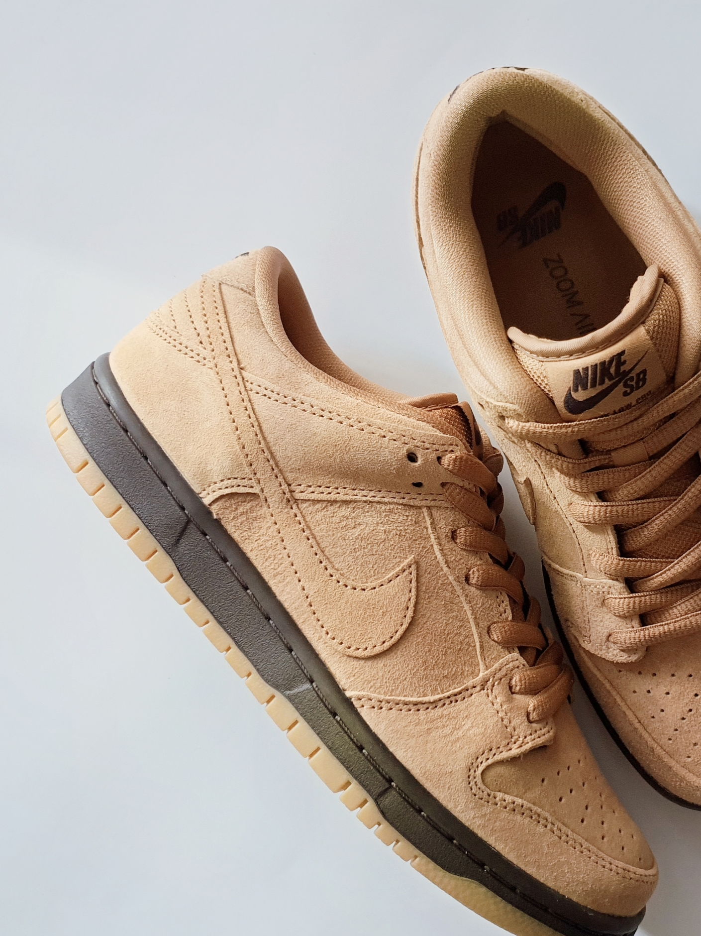 Nike SB Dunk Low Pro Wheat 2023 착용 스타일