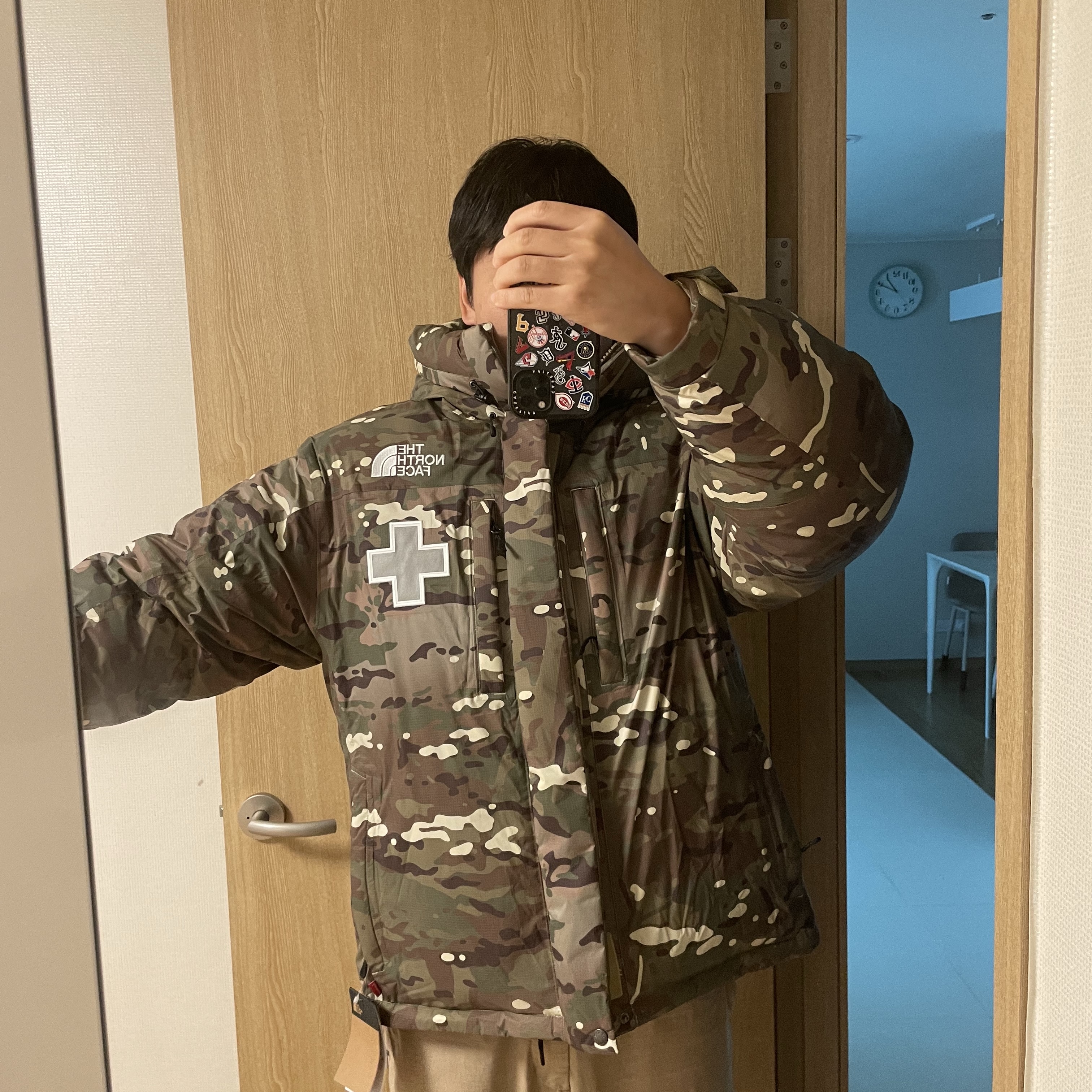 Supreme x The North Face Summit Series Rescue Baltoro Jacket Multi Camo - 22SS 착용 스타일 - 3