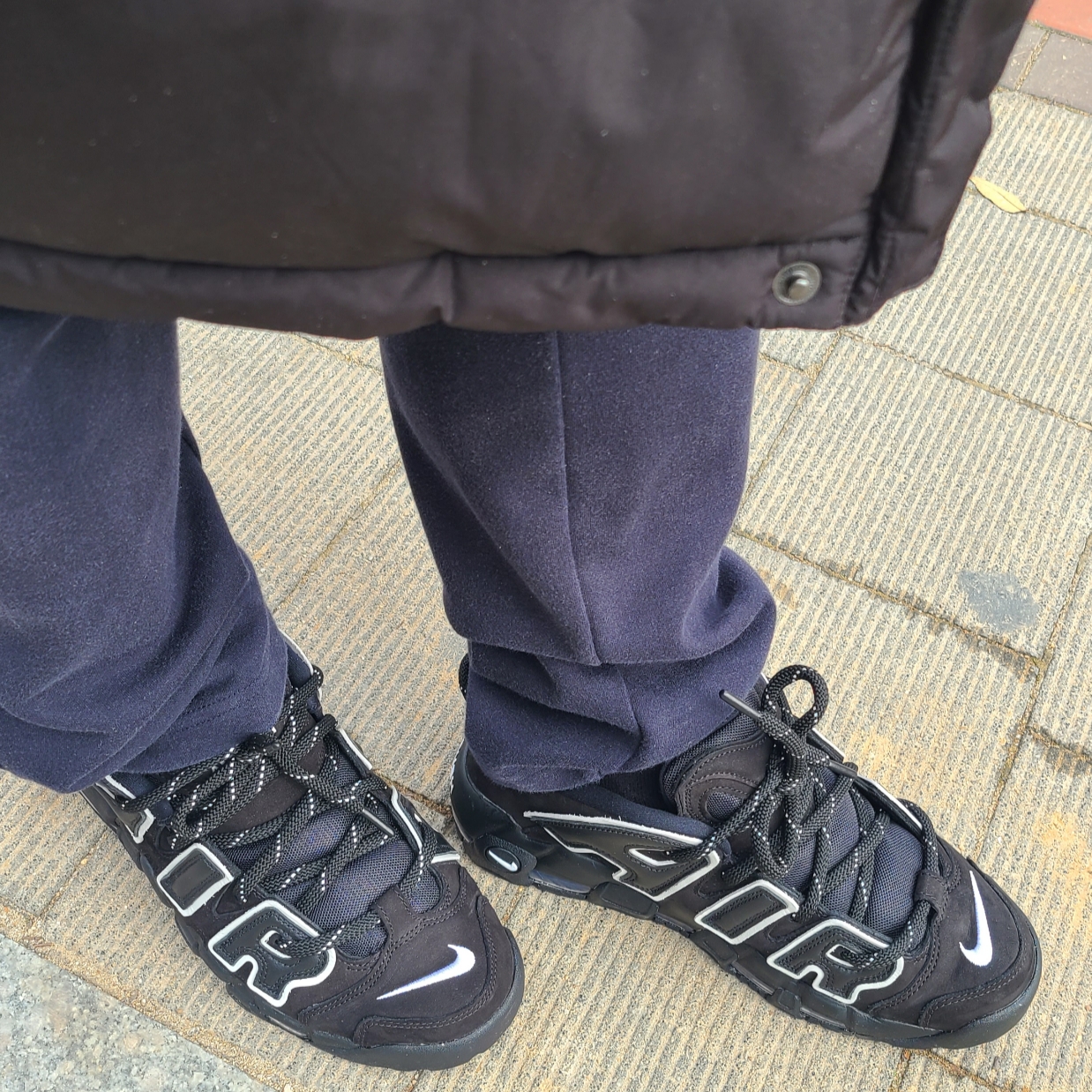 Nike x Ambush Air More Uptempo Low Black and White 착용 스타일