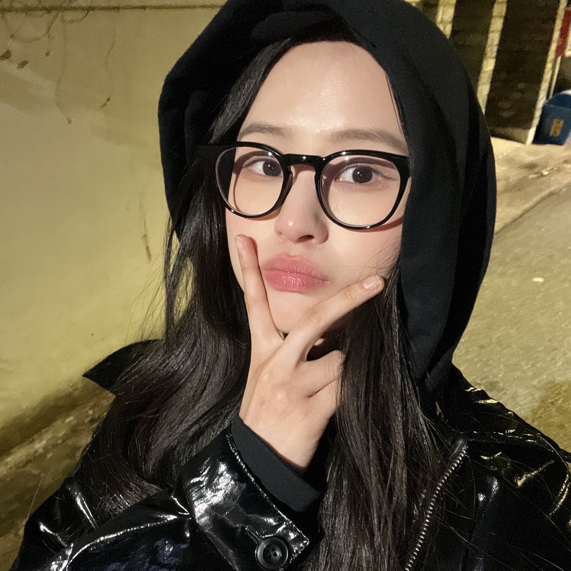 Gentle Monster x Maison Margiela MM009 Clear Black 착용 스타일