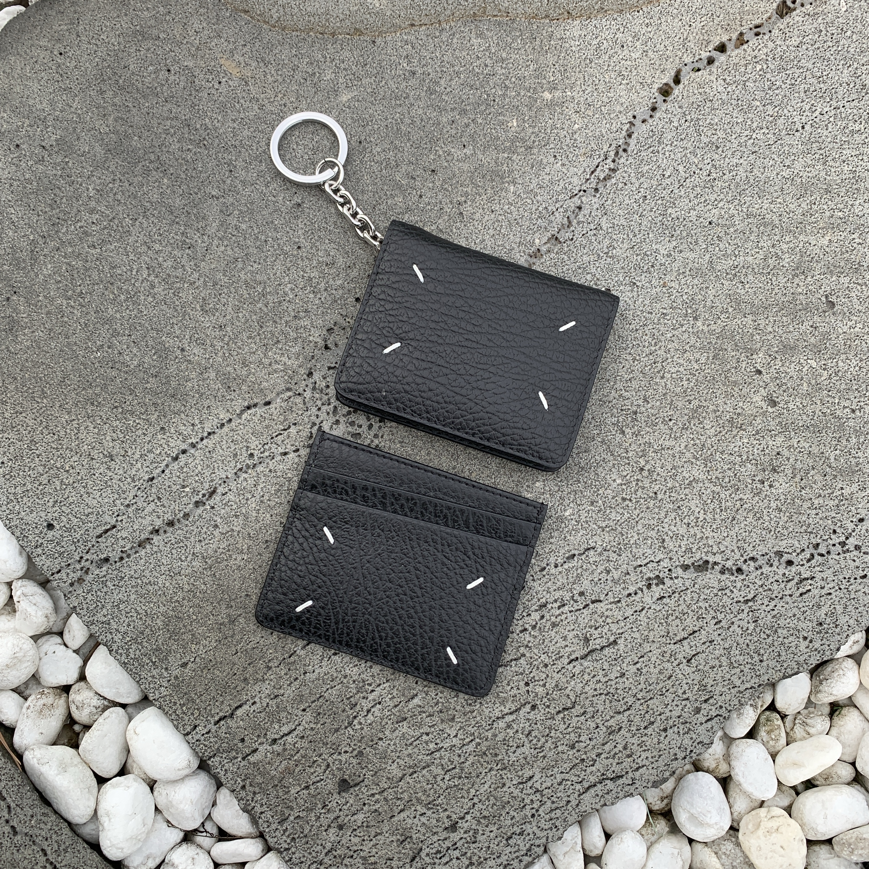 Maison Margiela Stitch Card Holder Black, Maison Margiela Keyring Wallet Black 착용 스타일