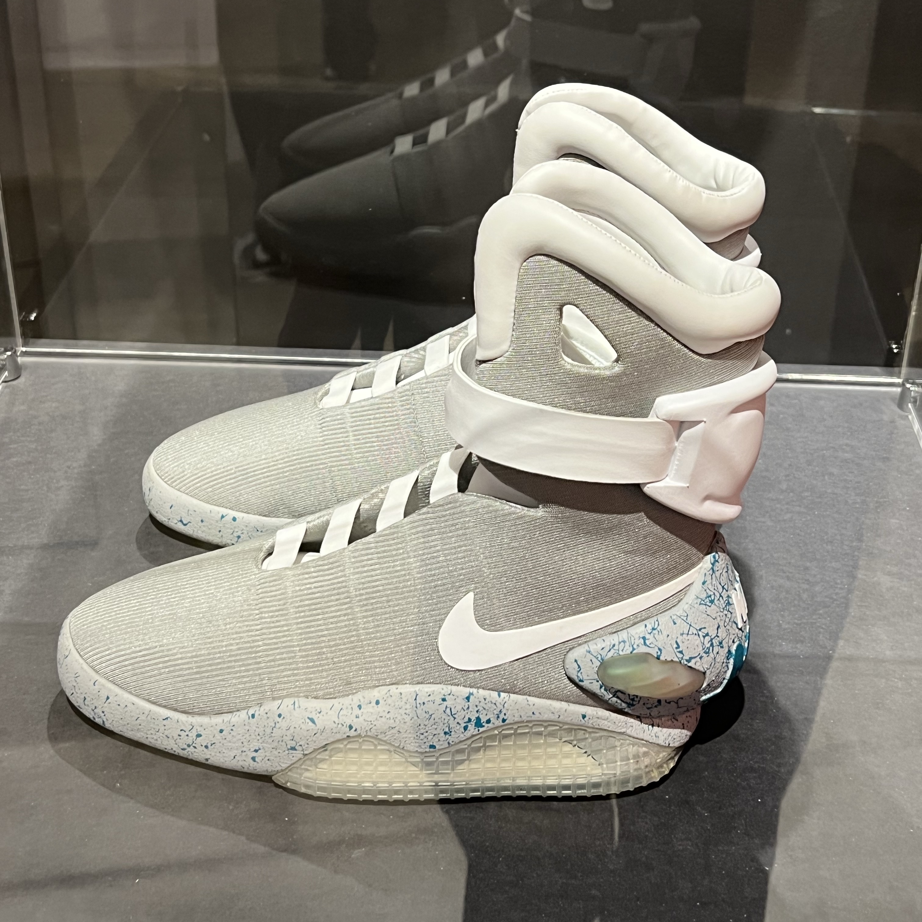 Off-White x Amore Pacific Protection Box (Without Cosmetics), Nike x Peaceminusone Air Force 1 Low Para-Noise 착용 스타일 - 3