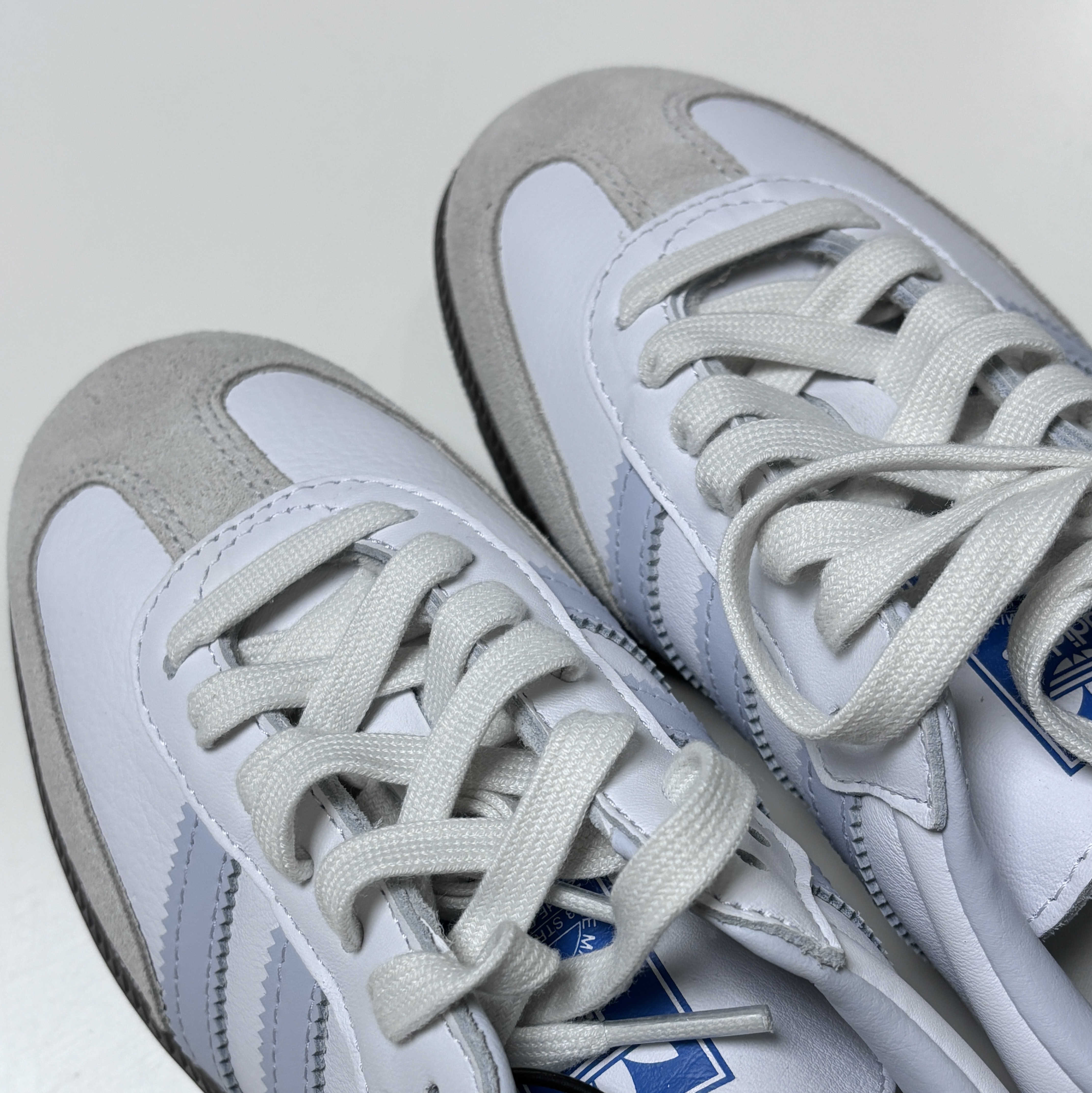 Adidas Samba OG Core White Halo Blue 착용 스타일
