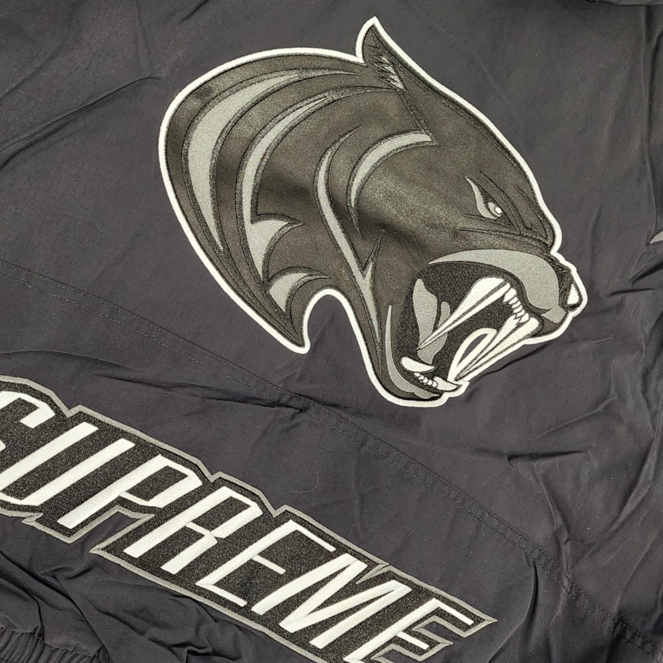 Supreme Wildcat Sideline Puffer Jacket Black - 23FW 착용 스타일