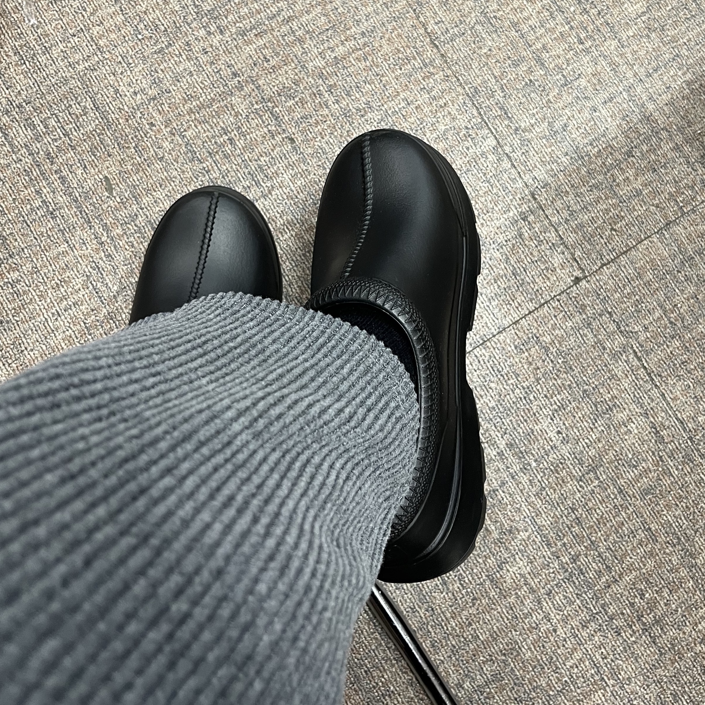 (W) UGG Tasman X Black 착용 스타일