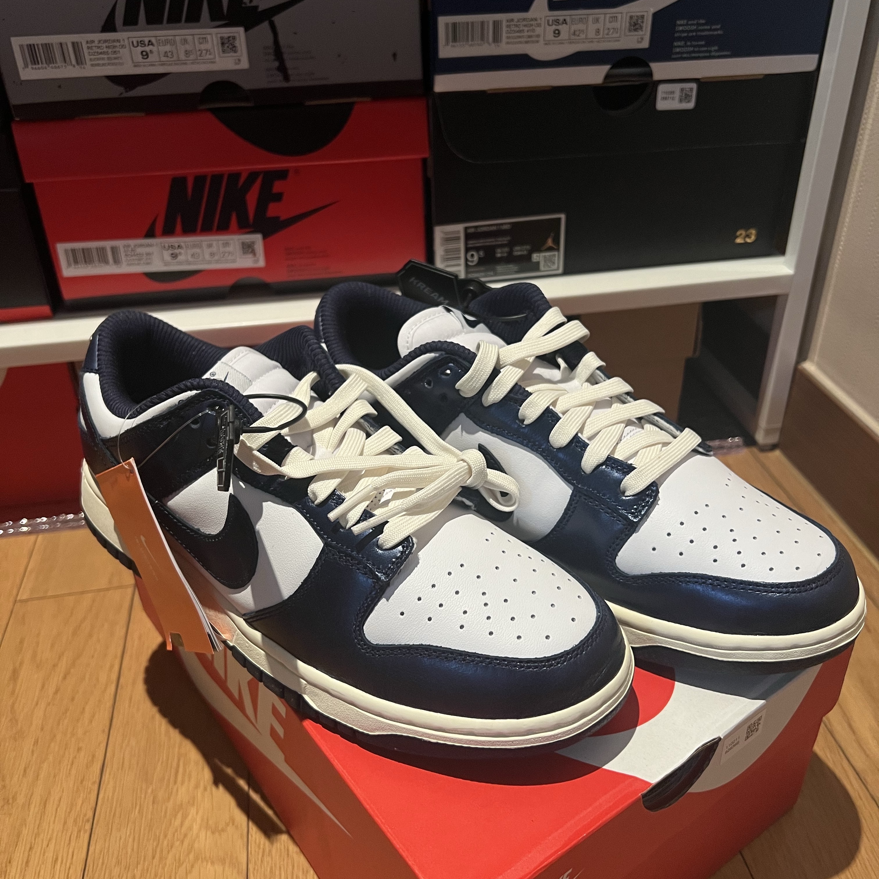 (W) Nike Dunk Low PRM Midnight Navy and White 착용 스타일
