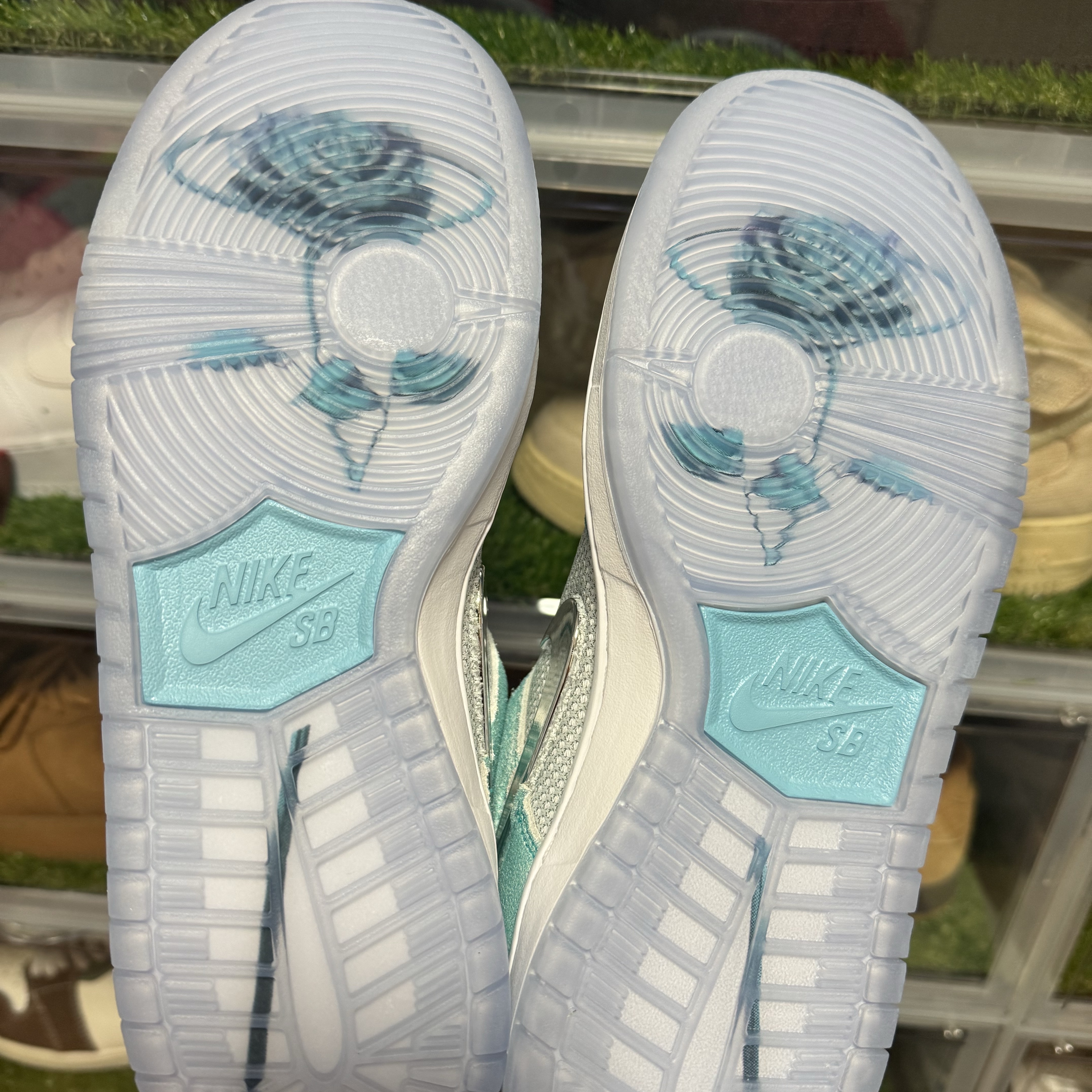 Nike x April Skateboards SB Dunk Low Pro QS Racer Blue Metallic Silver 착용 스타일 - 5
