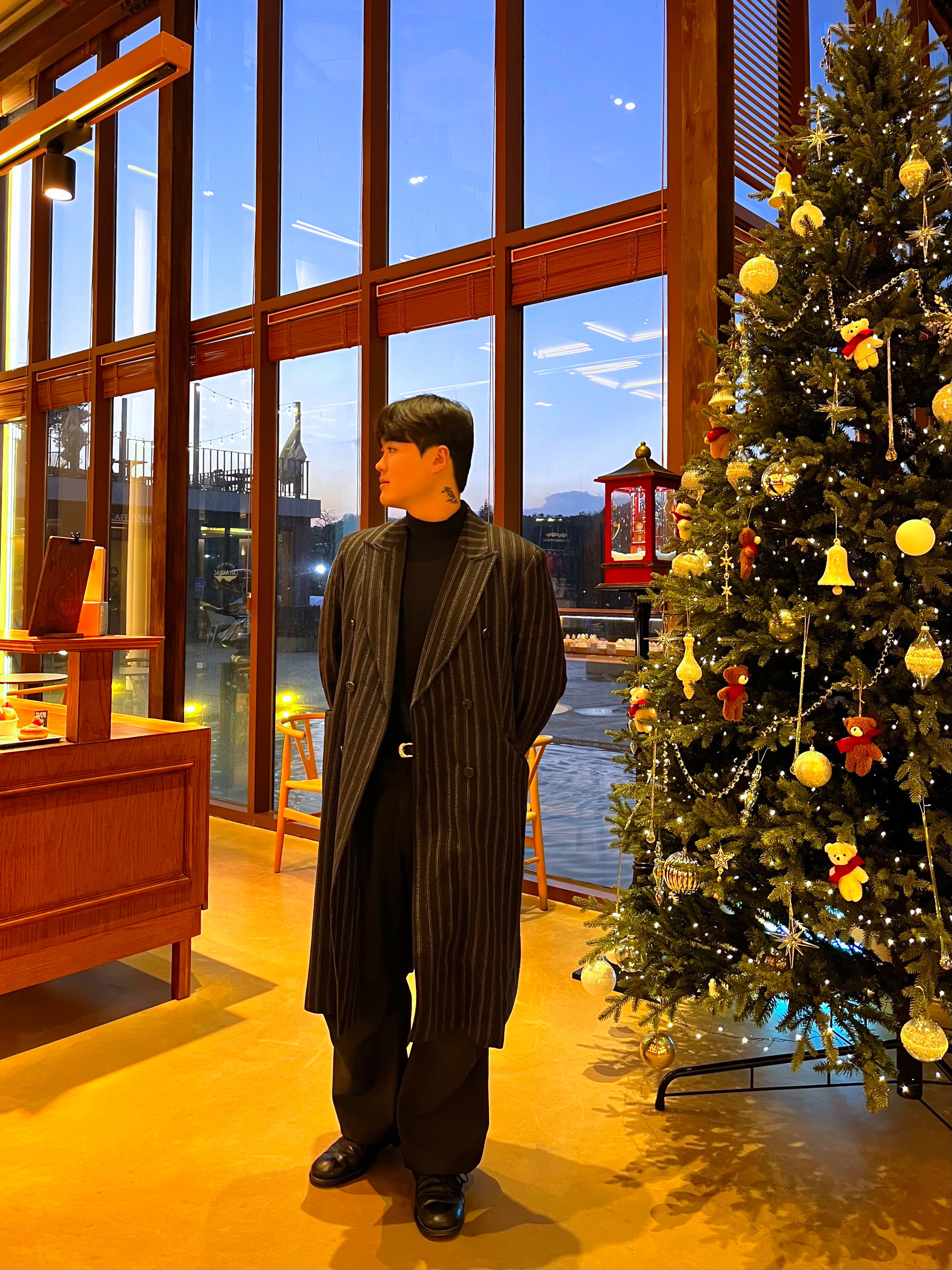 Our Legacy Hairy Wool Whale Coat Black, Our Legacy Hairy Alpaca Whale Coat Brown 착용 스타일 - 2