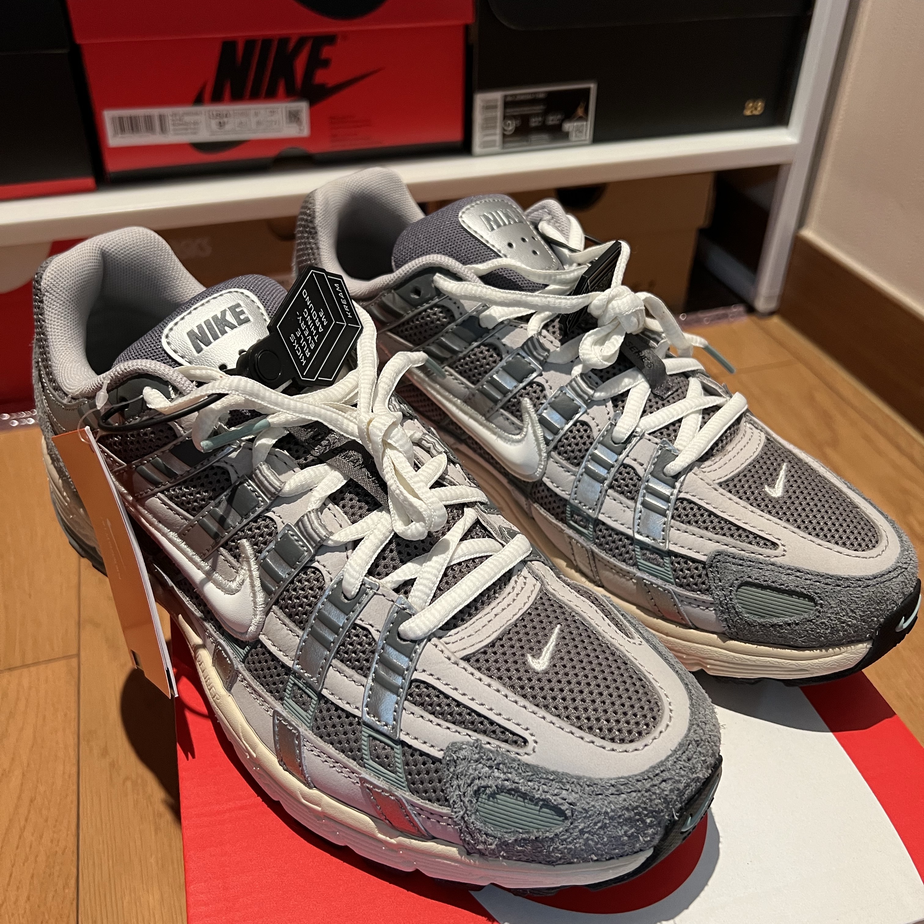 Nike P-6000 Flat Pewter Light Iron Ore 착용 스타일