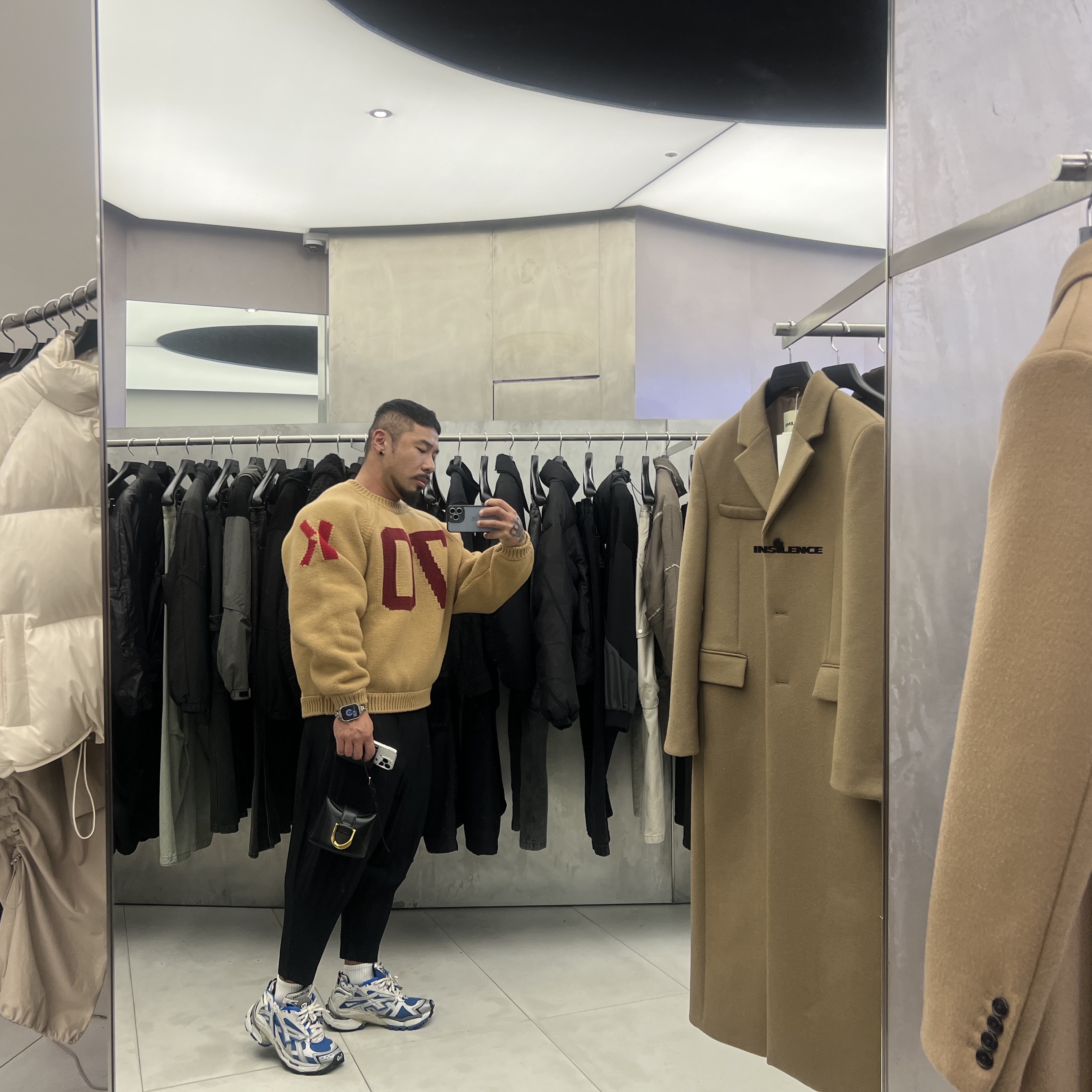 (W) Kenzo Varsity Merino Wool Jumper Grass Green, Balenciaga Runner Sneakers Blue White 착용 스타일 - 2